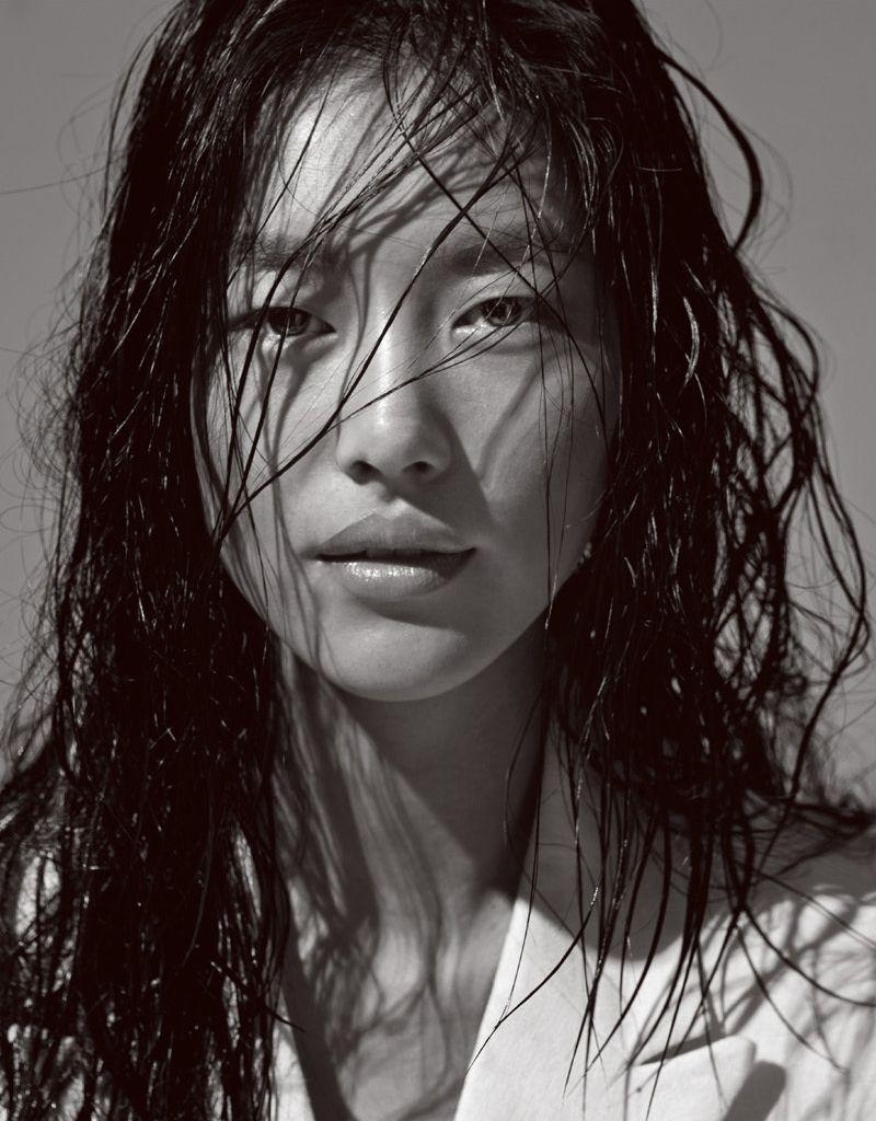 800x1030 Liu Wen. Inspiration. Liu wen, Wet hair, Beautiful asian women, Phone