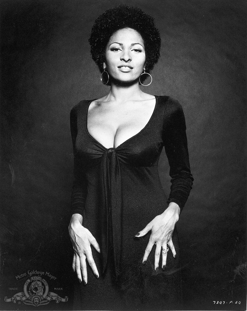 800x1010 Picture & Photo from Scream Blacula Scream. Vintage black glamour, Pam grier, Foxy brown, Phone