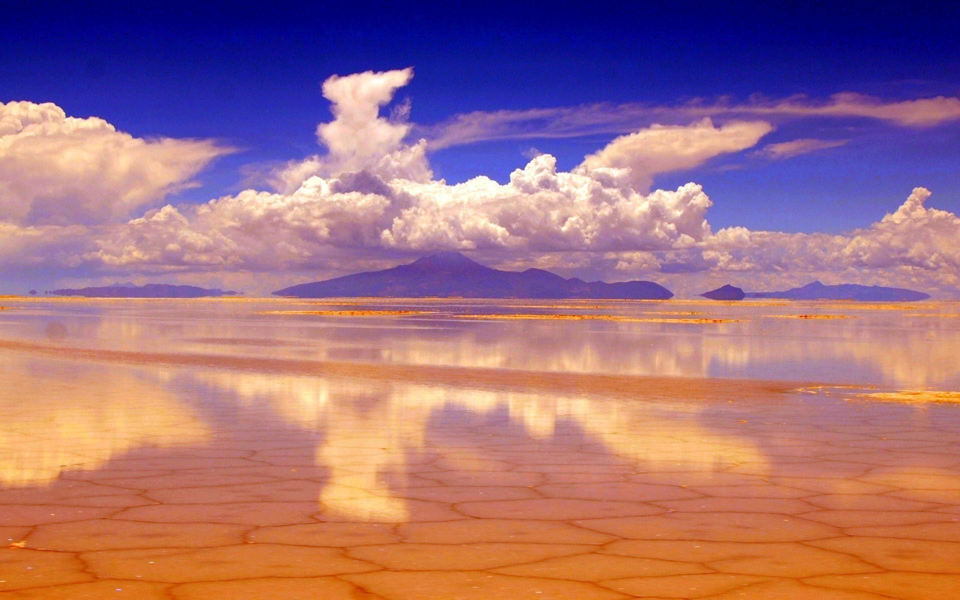 1920x1200 Salar de Uyuni Salt pan Reflection in Bolivia Wallpaper free, Desktop