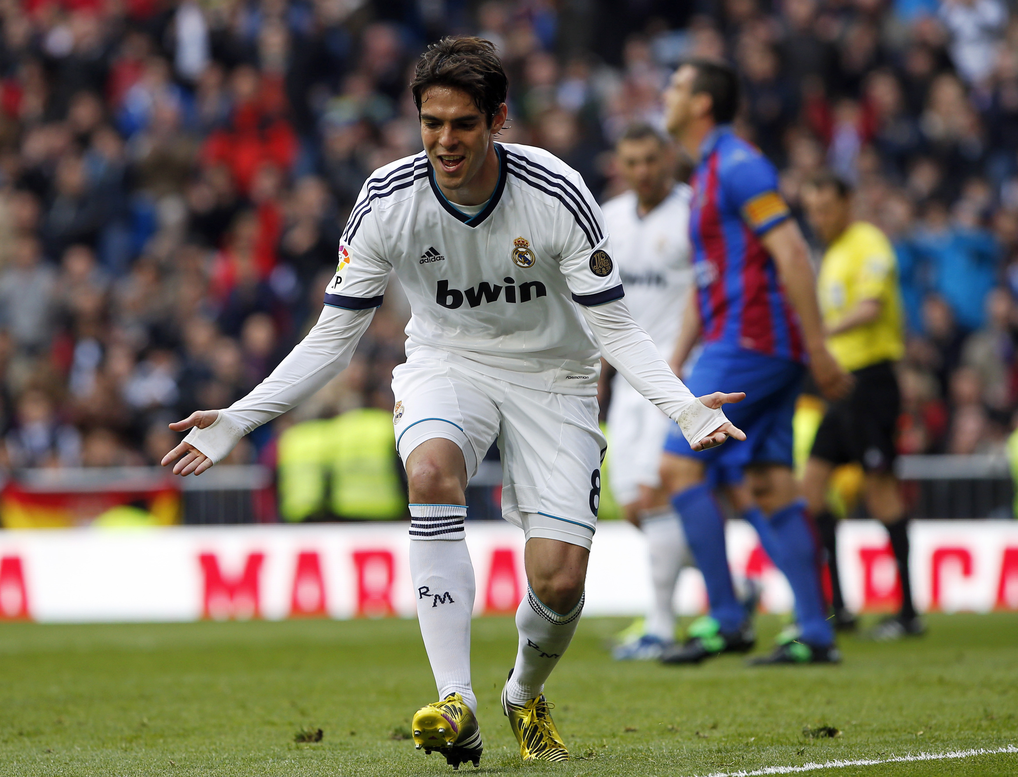 3500x2670 HD desktop wallpaper: Sports, Soccer, Real Madrid C F, Kaká download free picture, Desktop