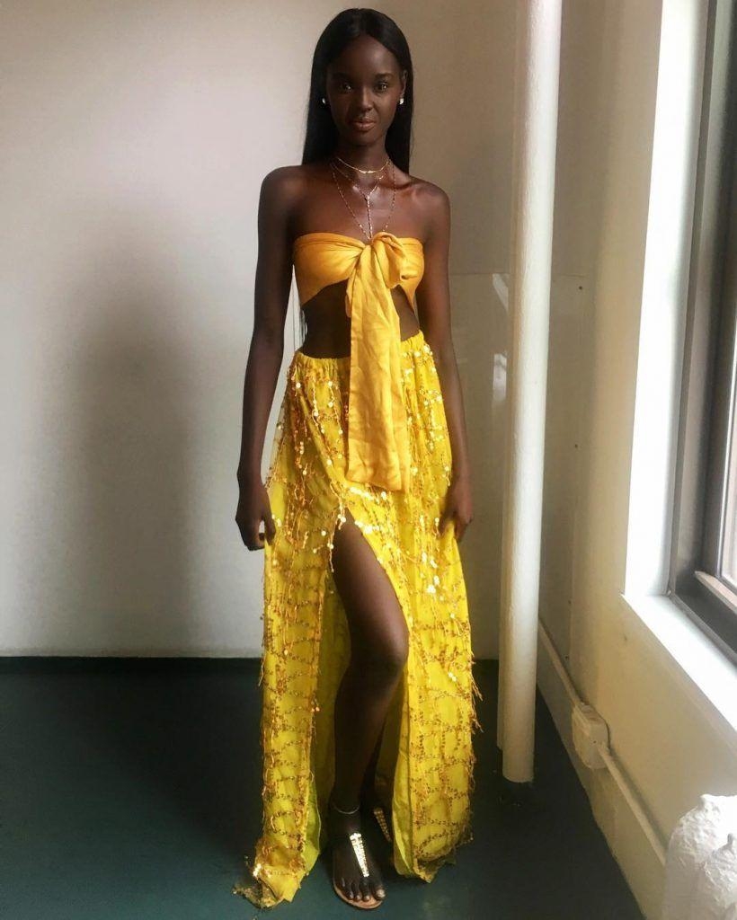 820x1030 Style Tips We Can Master From Top Model Duckie Thot, Phone