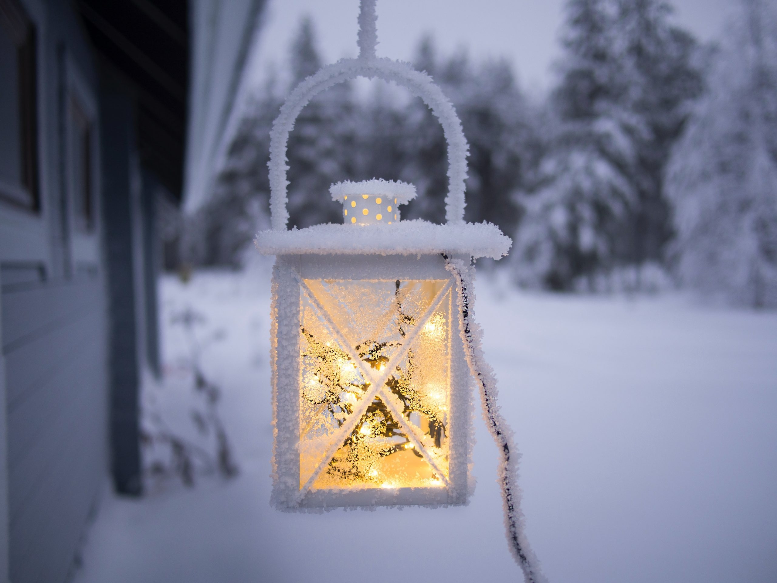 2560x1920 Cozy Lamp in Snow Wallpaper Definition, High Resolution HD Wallpaper, High Definition, High Resolution HD Wallpaper, Desktop