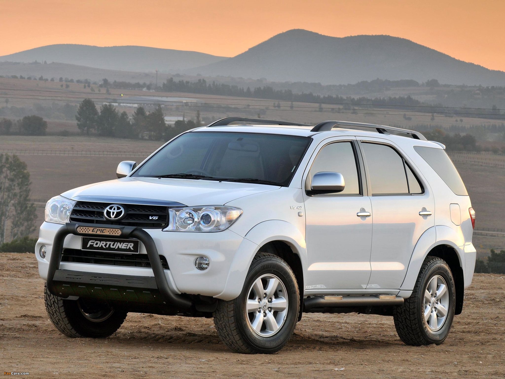 2050x1540 Toyota Fortuner Epic 2009 Wallpaper HD Wallpaper, Desktop