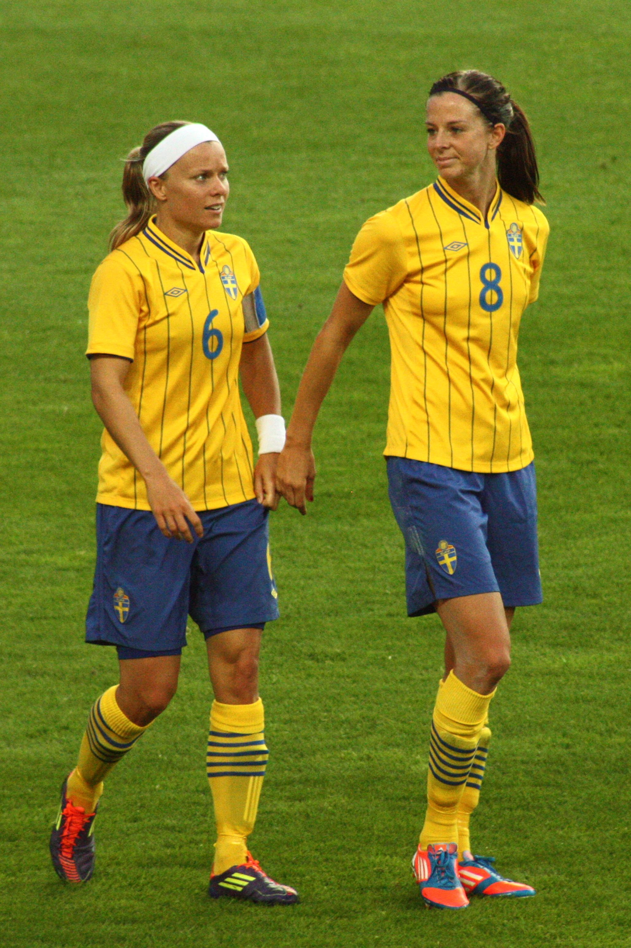 2060x3090 Lotta Schelin. En blogg om internationell damfotboll, Phone