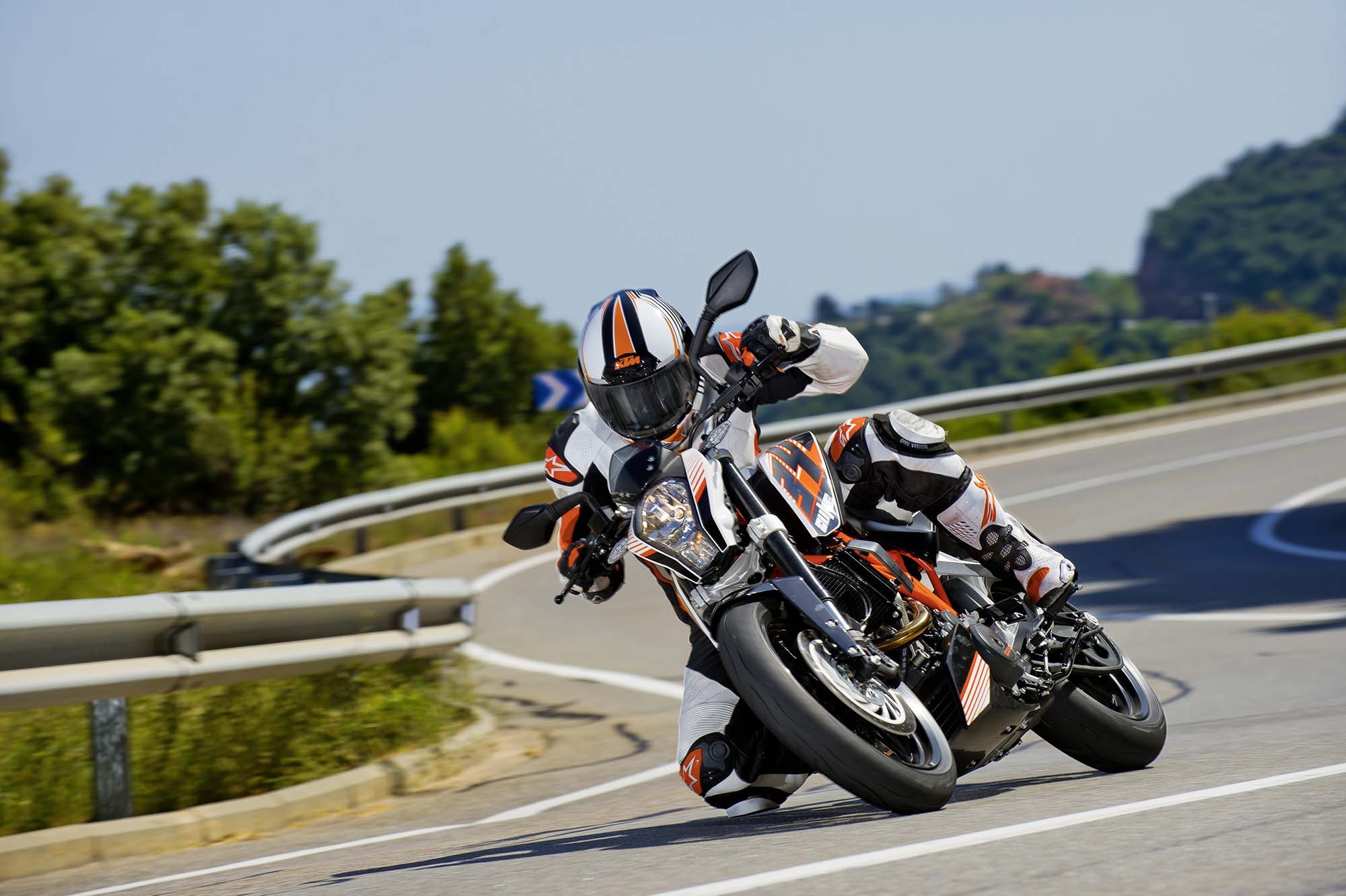 2000x1340 KTM 390 Duke 2013 Wallpaper, Desktop