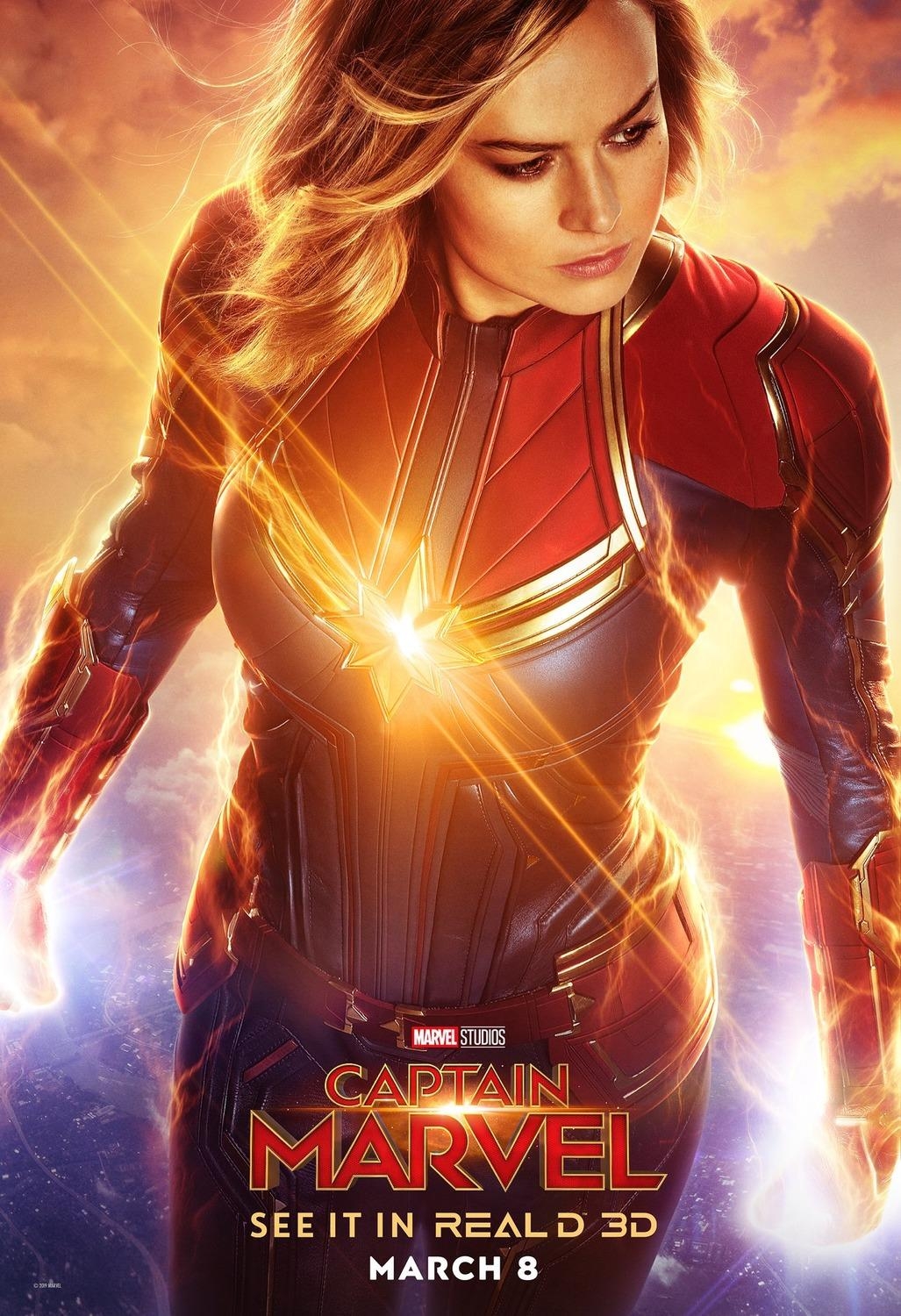 1030x1500 New Captain Marvel Posters Show Off Carol Danvers' Costume, Phone