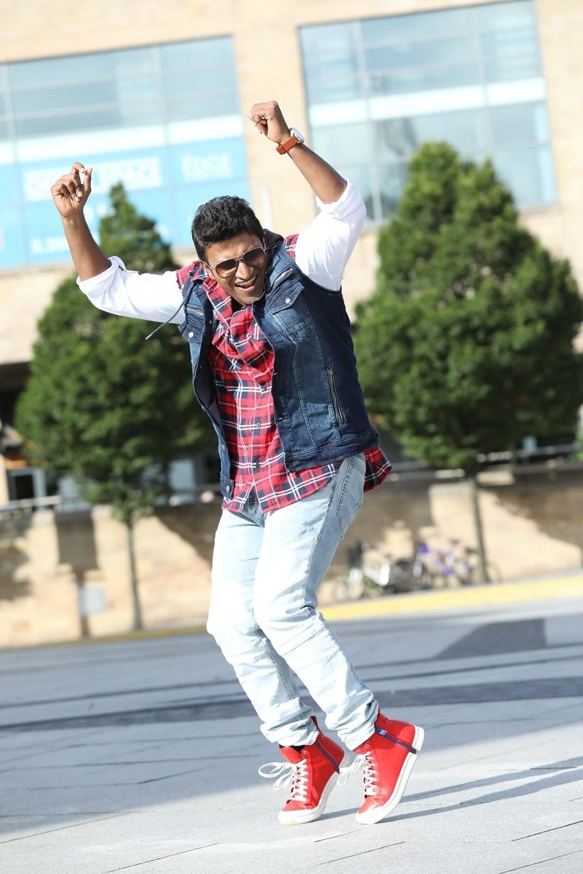 820x1230 Puneeth Rajkumar's Anjaniputra set for a big release, Phone