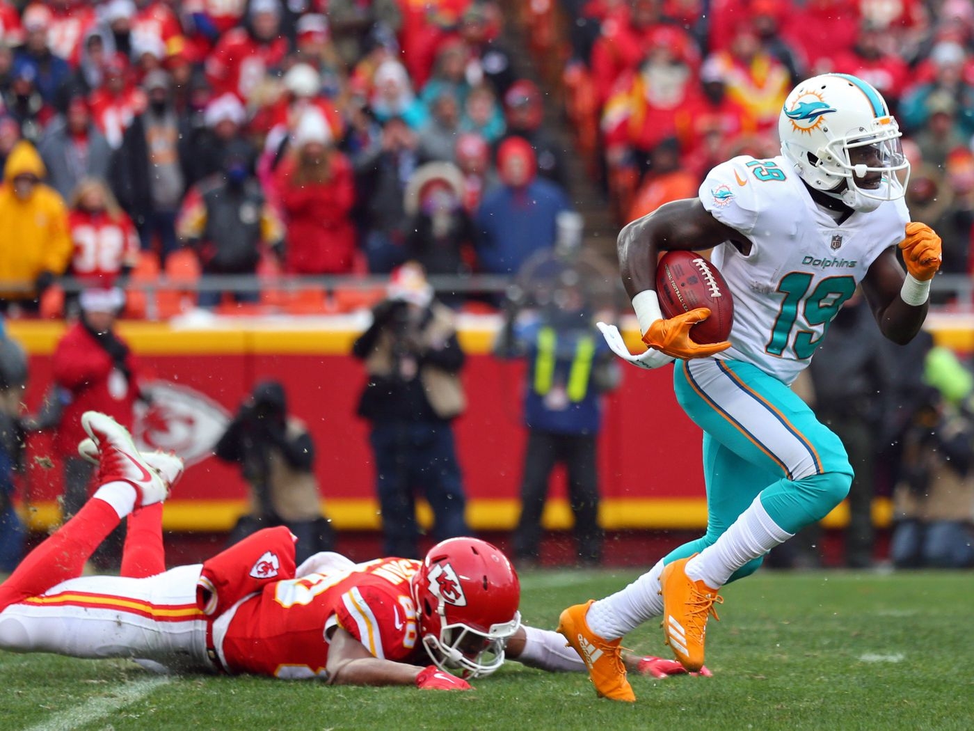 1400x1050 Can Dolphins WR Jakeem Grant beat Tyreek Hill in a race?, Desktop