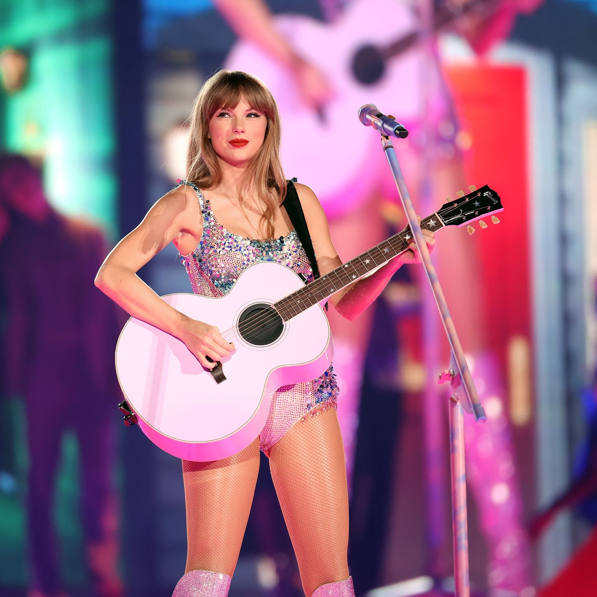 2050x2050 Taylor Swift travels through time during opening night of the 'Eras Tour', Phone