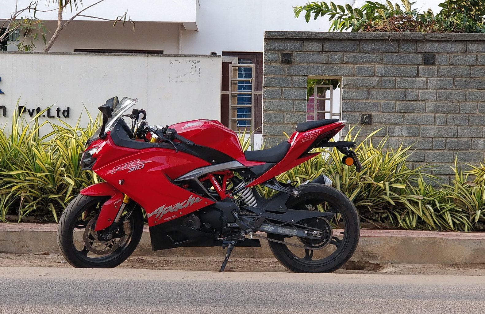 1590x1030 TVS Apache RR 310, Desktop