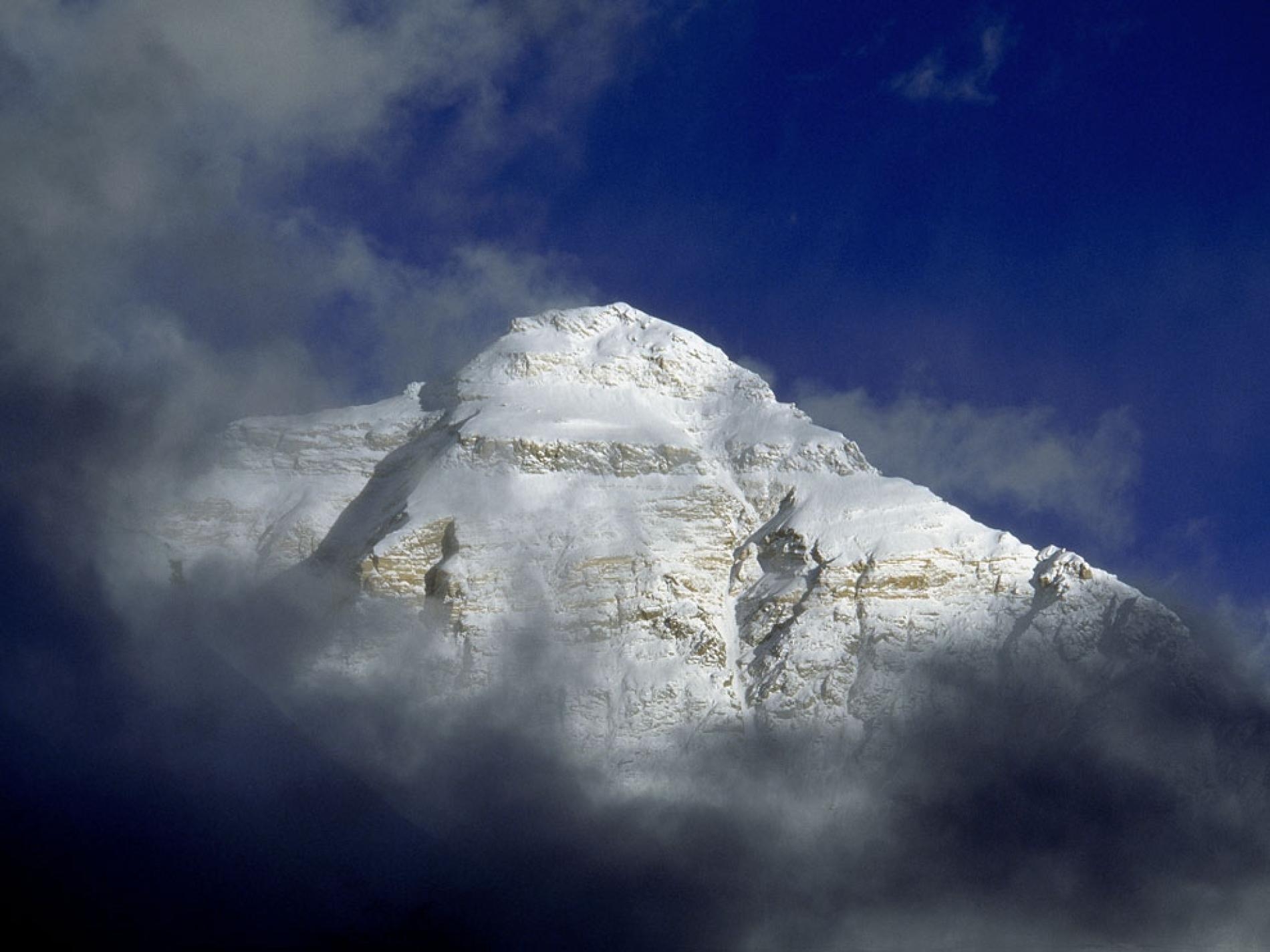 1900x1430 Mount Everest Picture, Everest Photo, Photo Gallery, Picture, Desktop