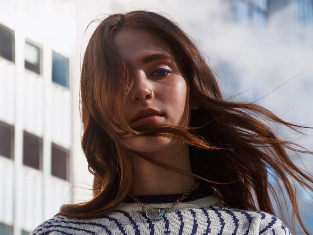 1030x770 Clairo 001 Review. Indie Music Plus Amino, Desktop