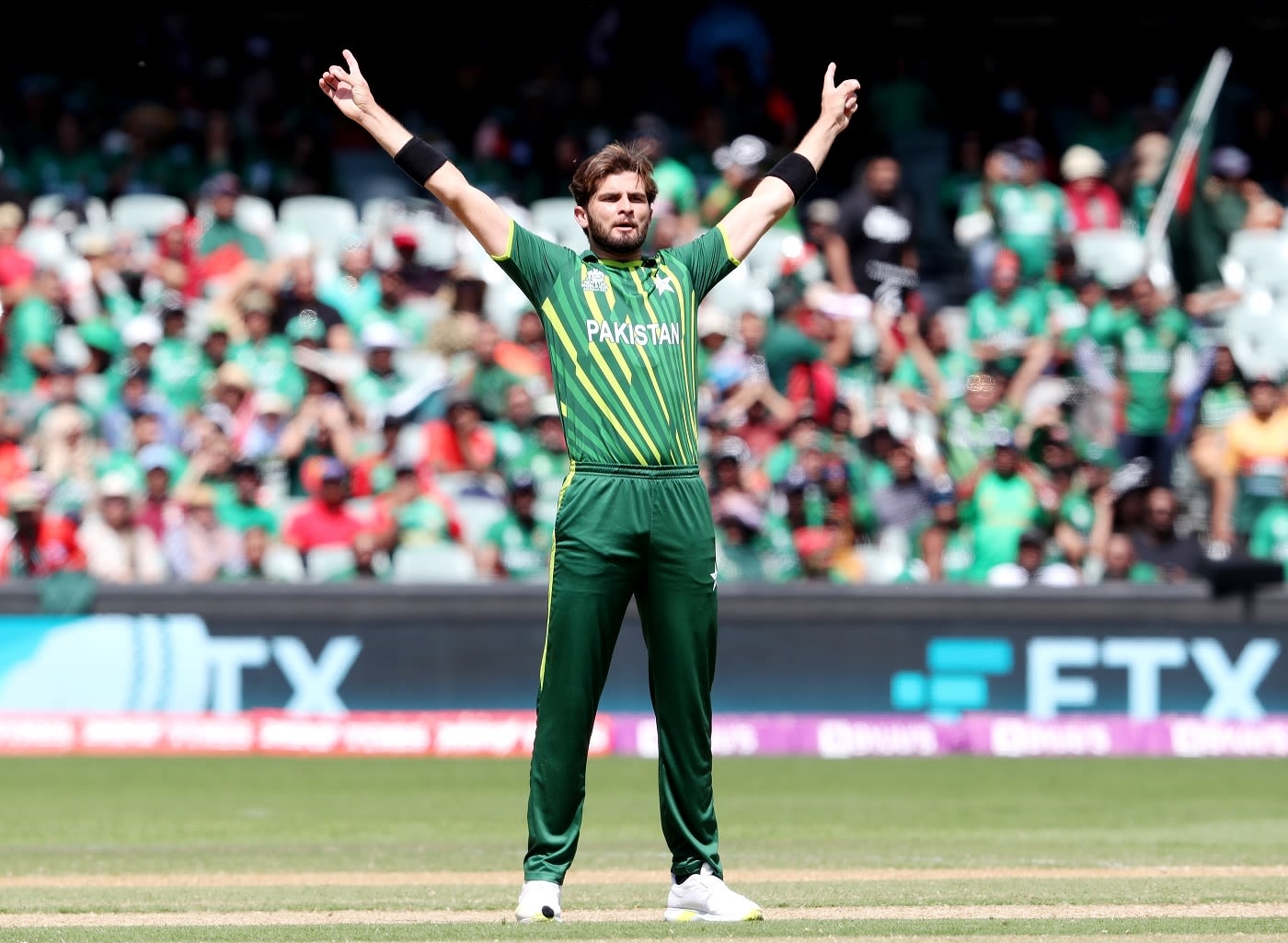 1400x1030 Shaheen Shah Afridi celebrates after dismissing Litton Das, Desktop