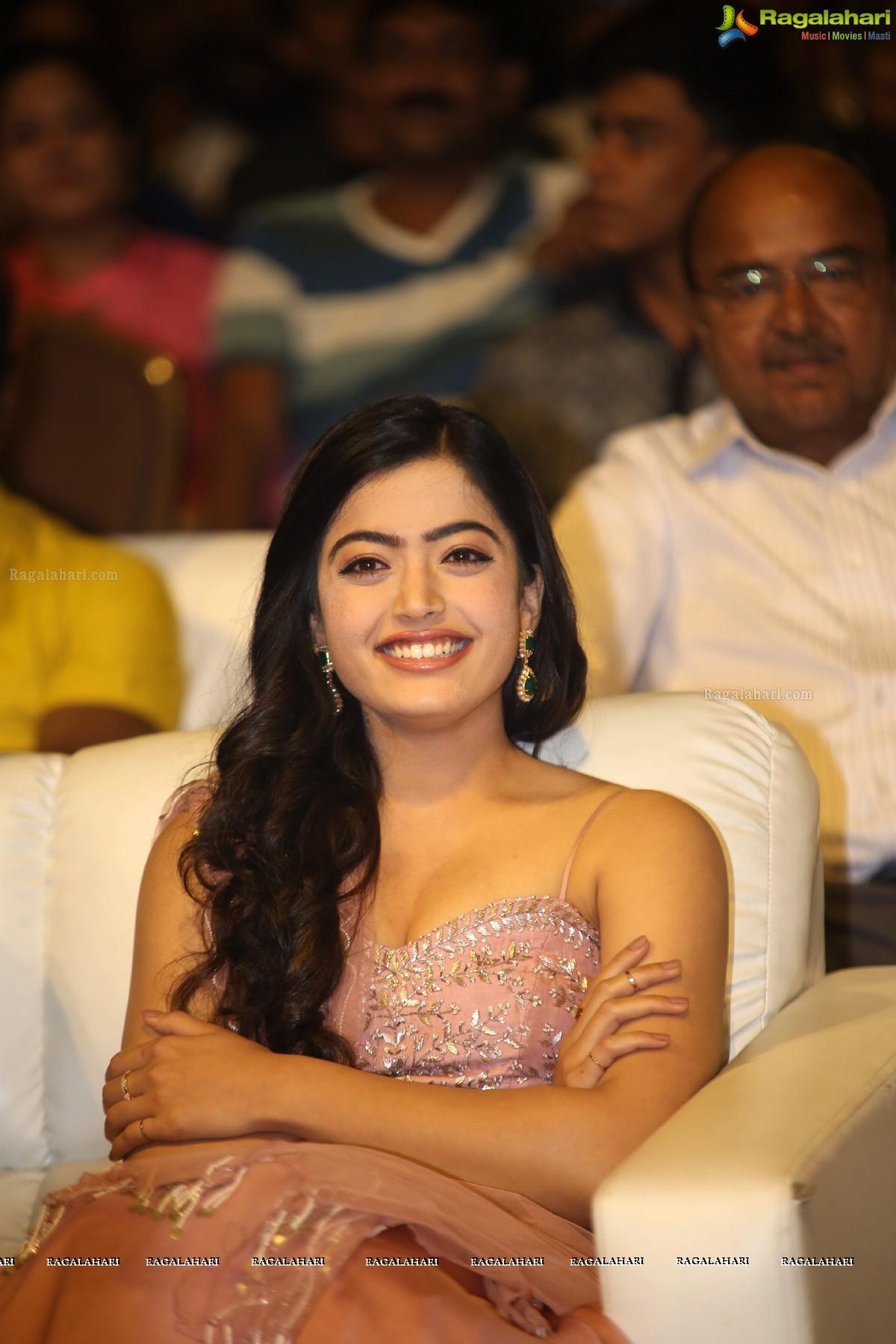 1200x1800 Rashmika Mandanna at Geetha Govindam Audio Release Image 13. Telugu, Phone