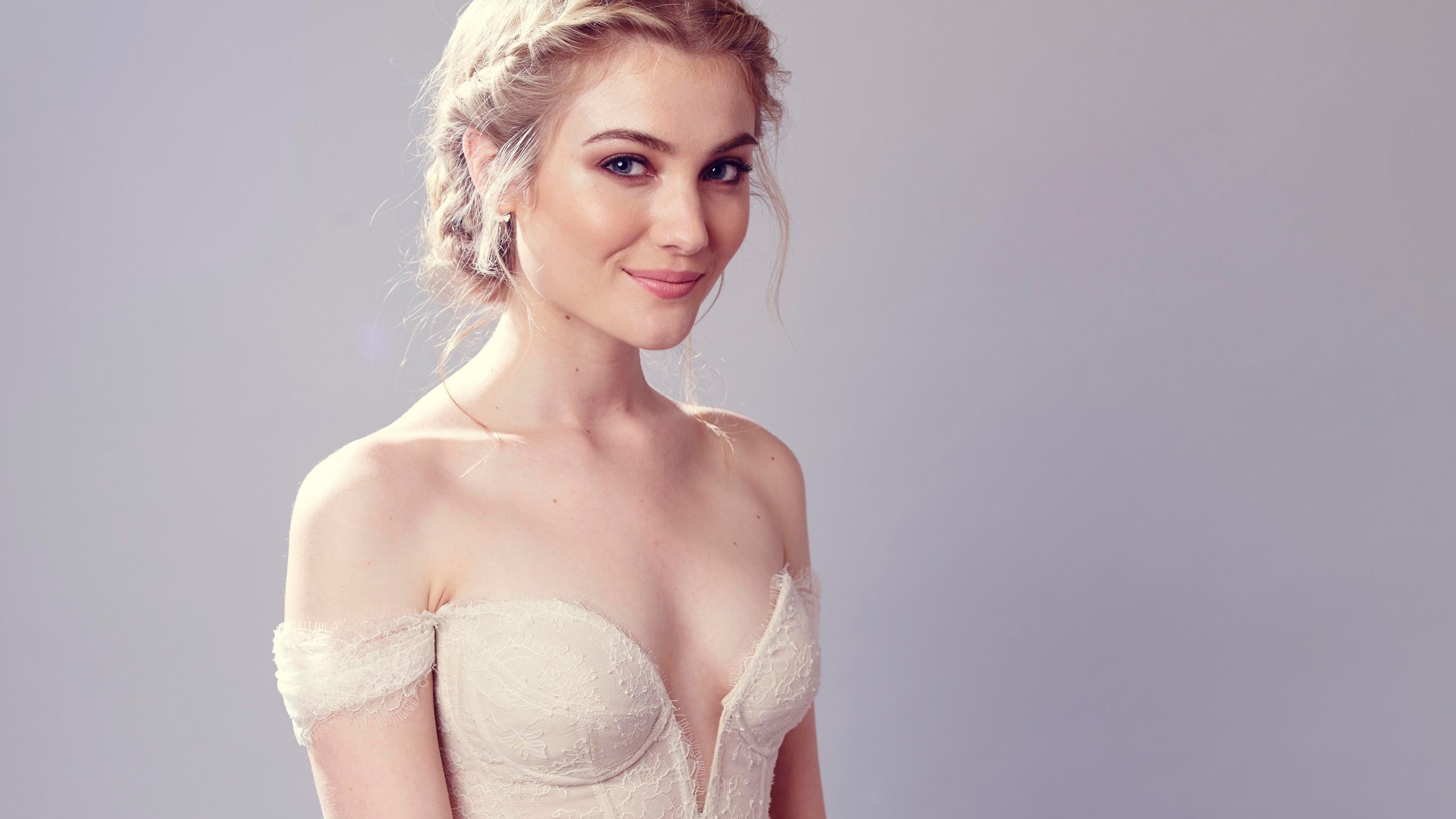 2560x1440 Skyler Samuels Cute 1440P Resolution HD 4k Wallpaper, Image, Background, Photo and Picture, Desktop