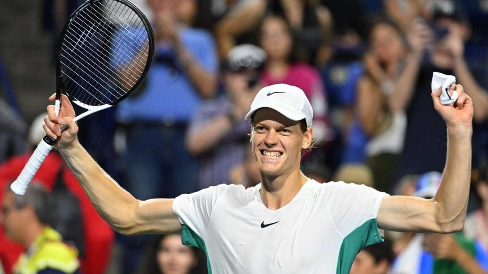 1600x900 Jannik Sinner, Alex de Minaur advance to Toronto final, Desktop