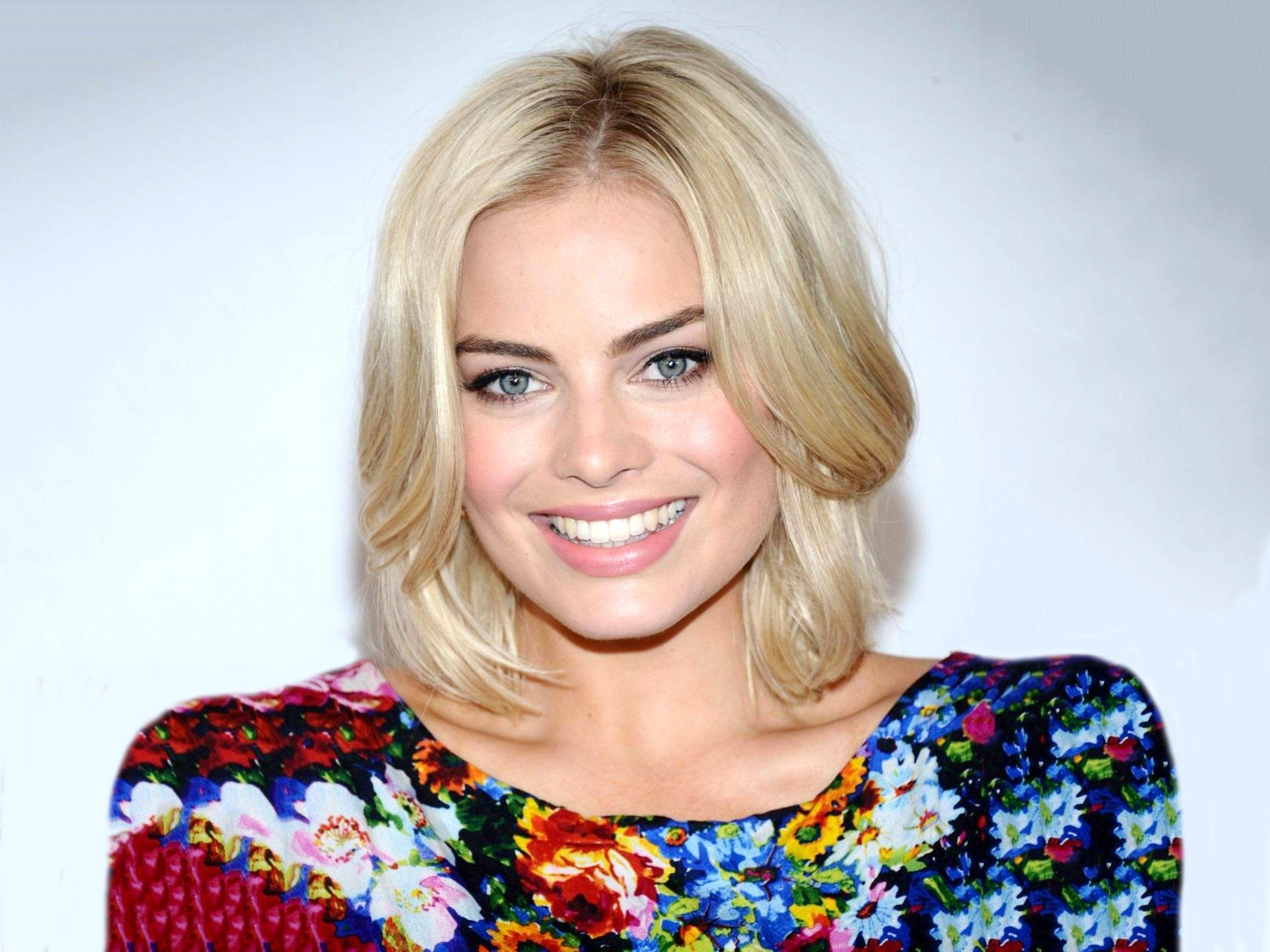 2560x1920 Margot Robbie HD Wallpaper for desktop download, Desktop