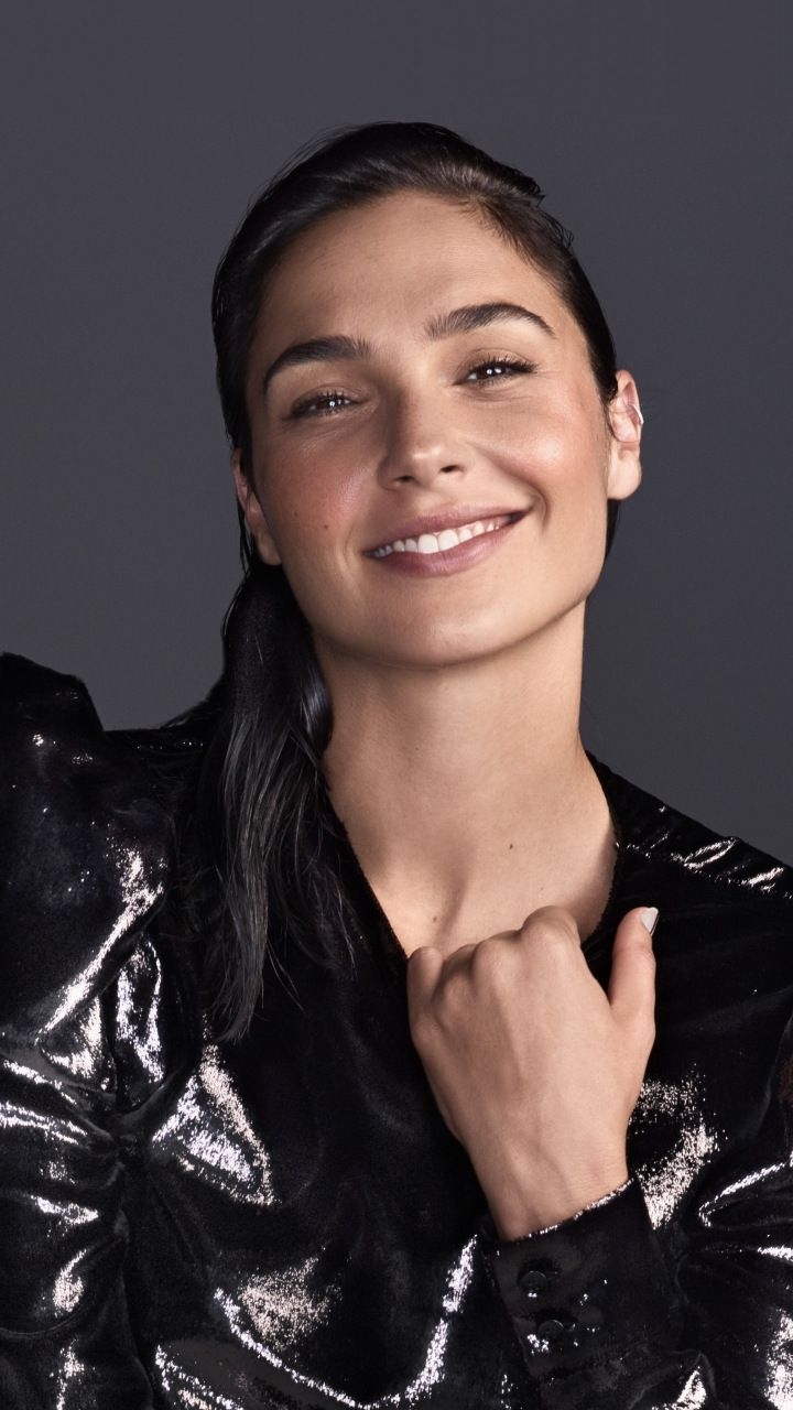 720x1280 Cute, smile, Gal Gadot, leather coat,  wallpaper. Gal gadot, Gal gabot, Gal gardot, Phone