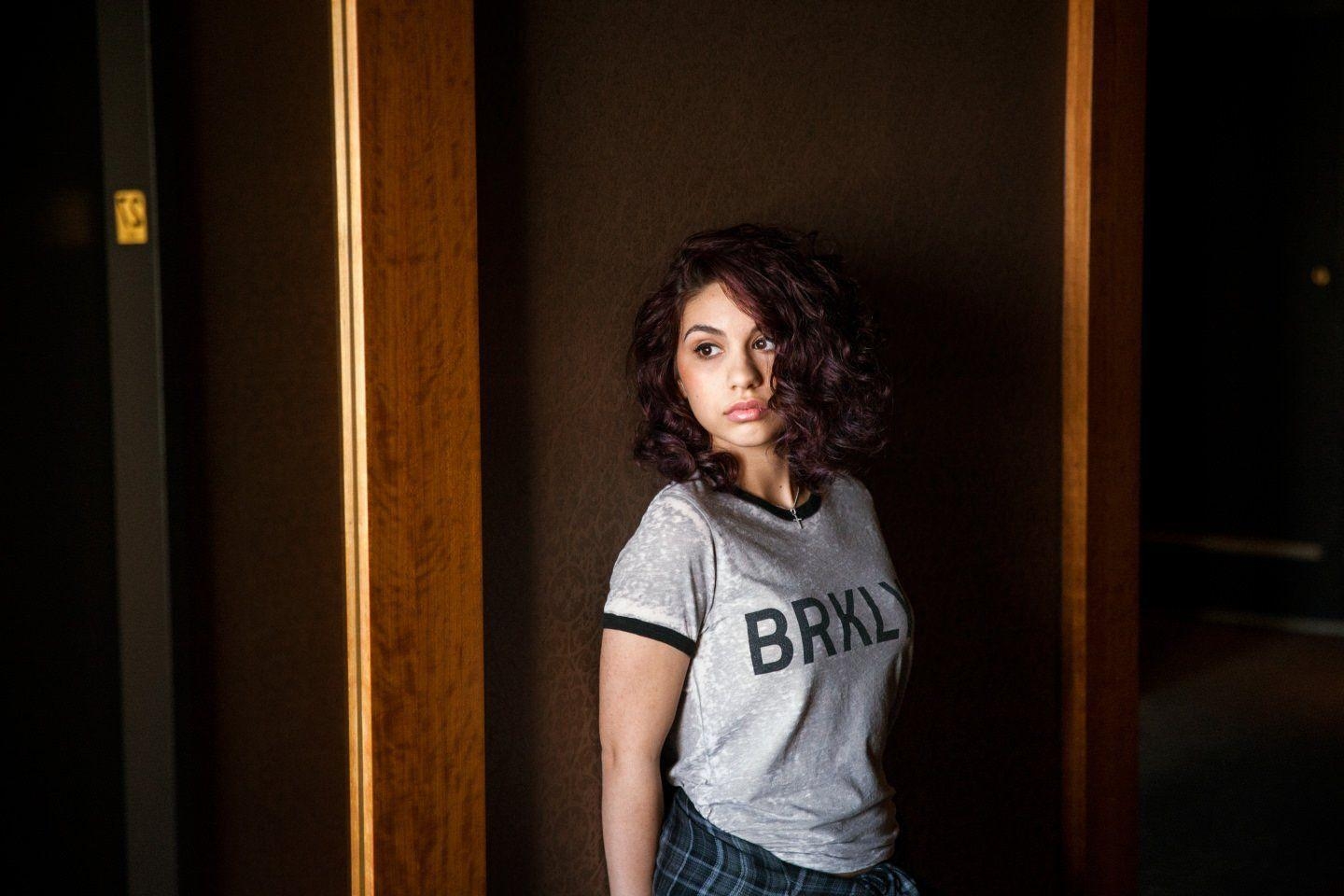 1440x960 Alessia Cara Wallpaper, Desktop