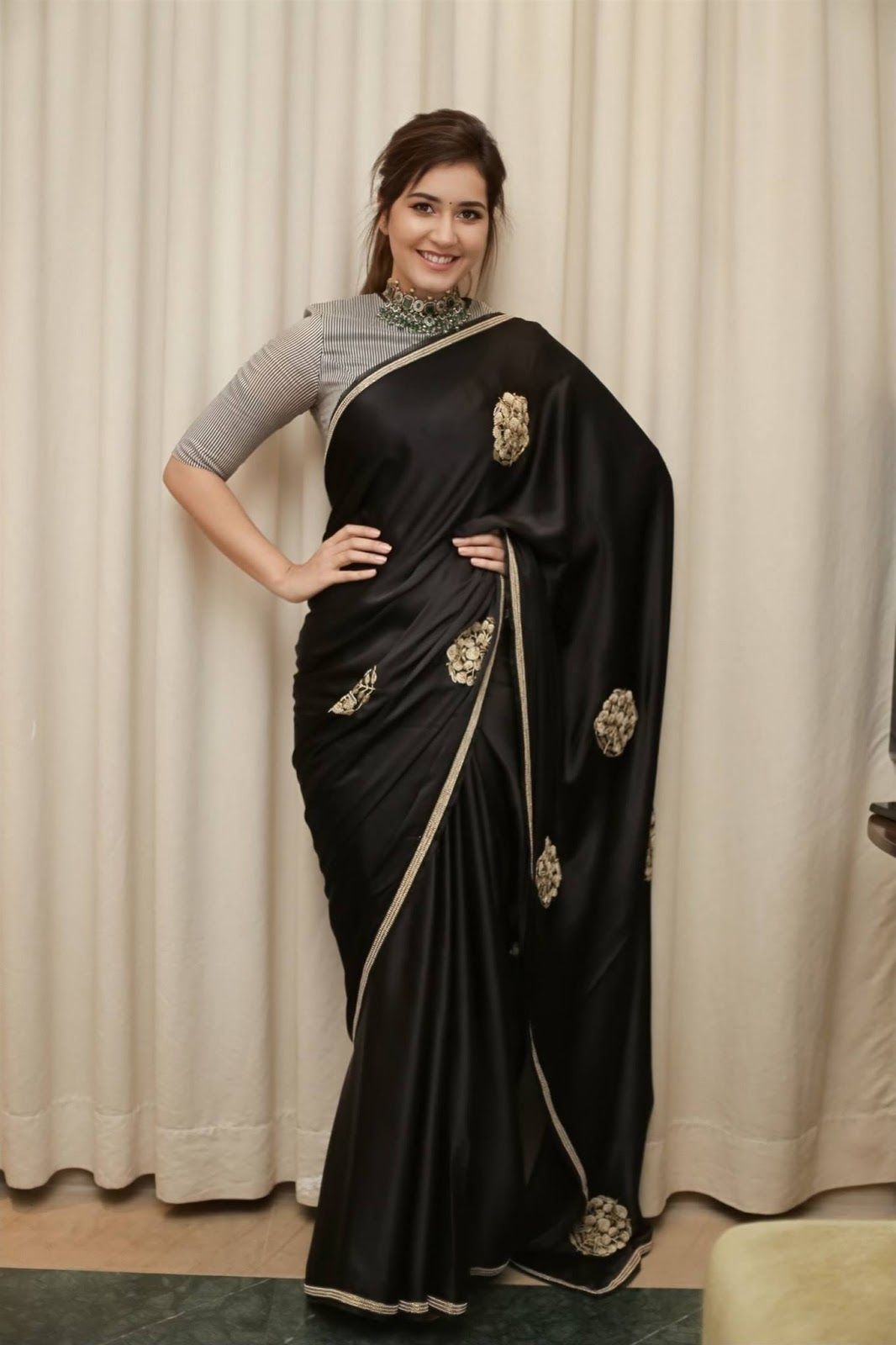 1070x1600 Glamorous Indian Girl Rashi Khanna In Black Saree, Phone