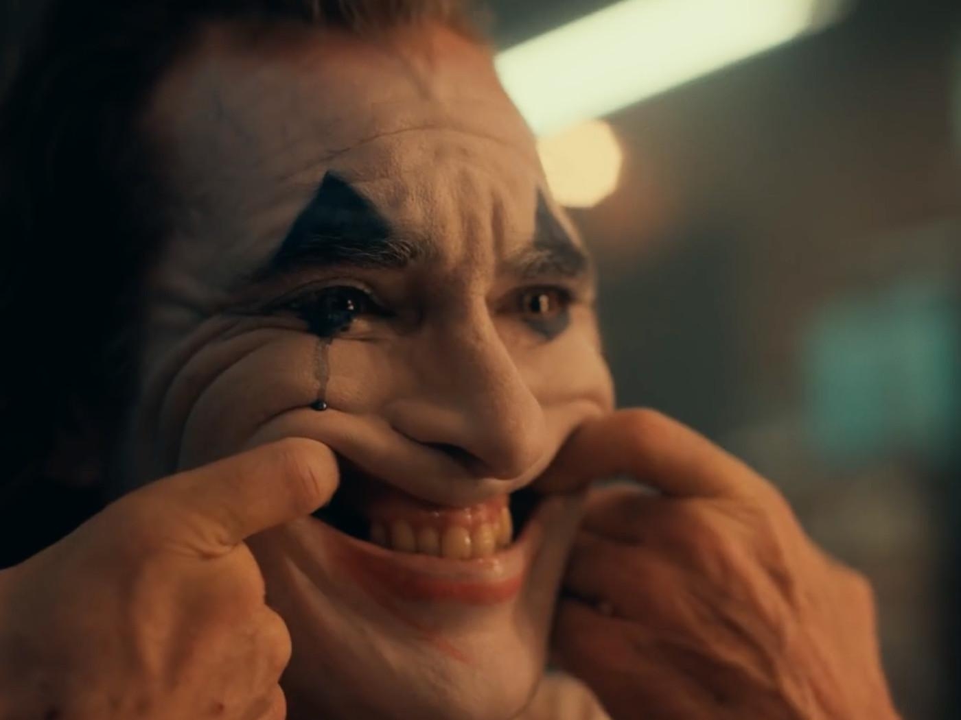 1400x1050 Joker trailer: Joaquin Phoenix's DC movie is all smiles, Desktop