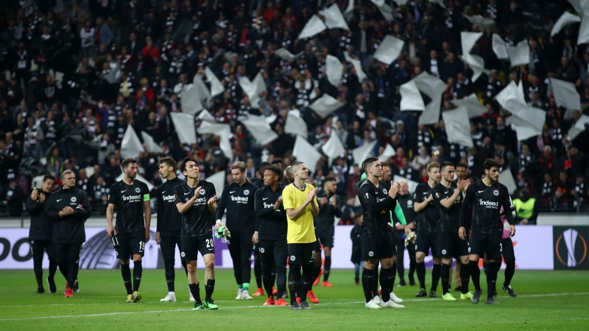 1920x1080 Eintracht Frankfurt Players Salute Their Fans After, Desktop