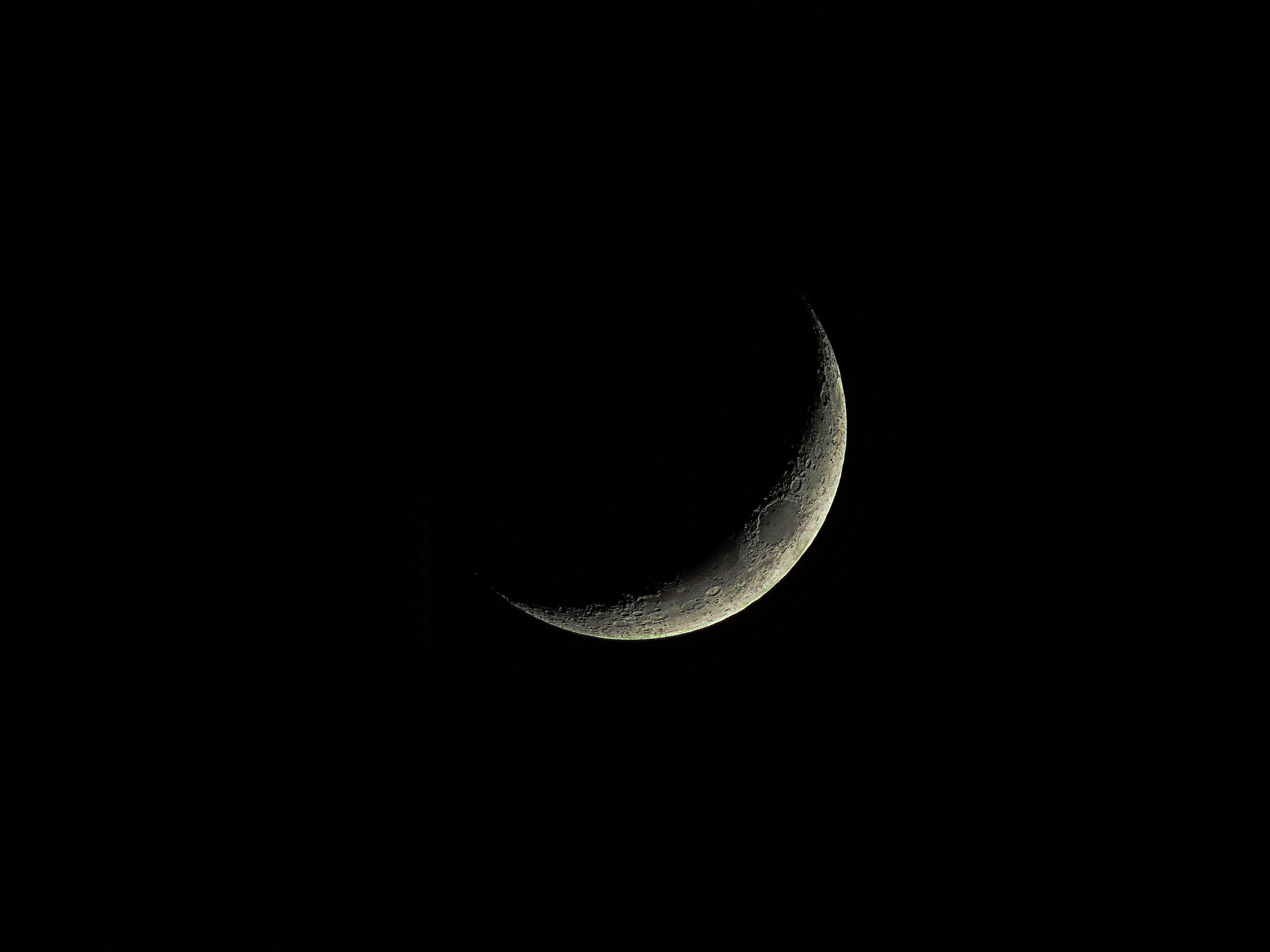 3460x2600 Beautiful Crescent Moon Photo, Desktop