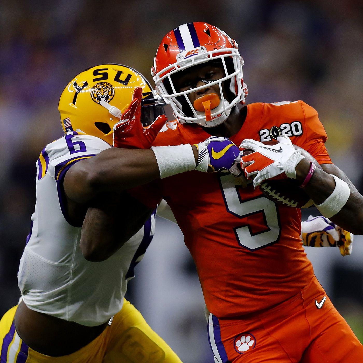 1400x1400 Tee Higgins injury: Clemson WR returning from locker room after, Phone