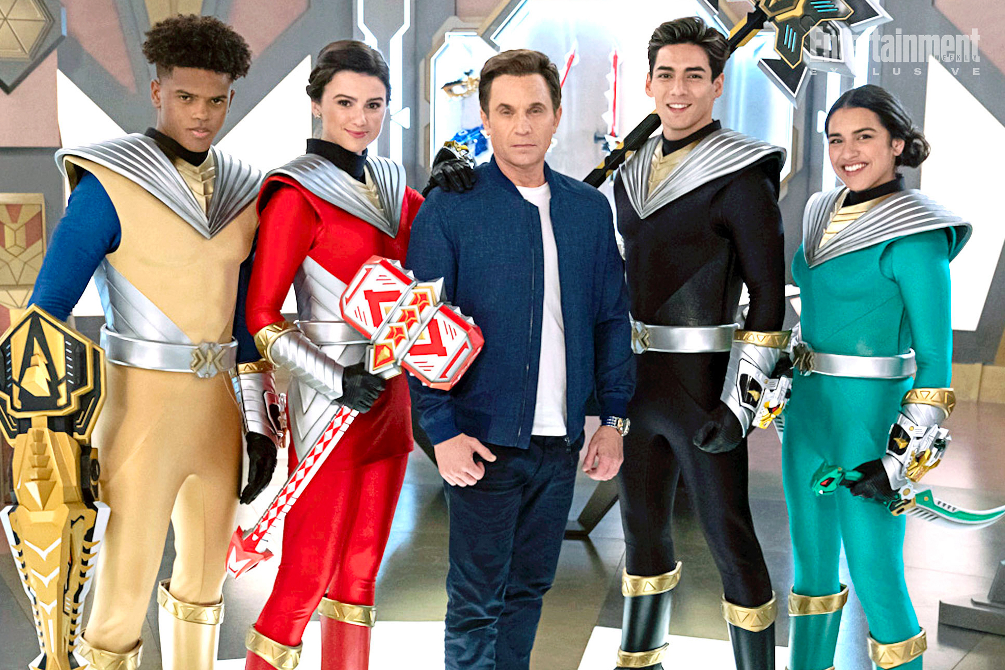 2000x1340 Original Blue Power Ranger rejoins cast: First look at 'Cosmic Fury', Desktop