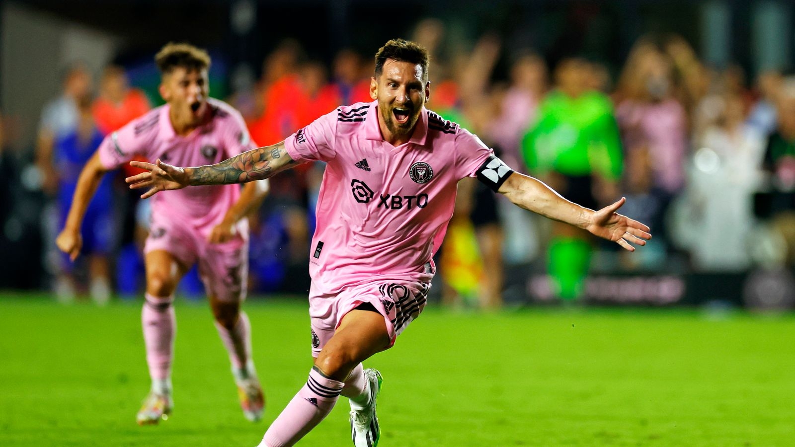 1600x900 Lionel Messi Messi Scores Stunning Last Gasp Free Kick On Inter Miami Debut In Front Of Star Studded Crowd, Desktop