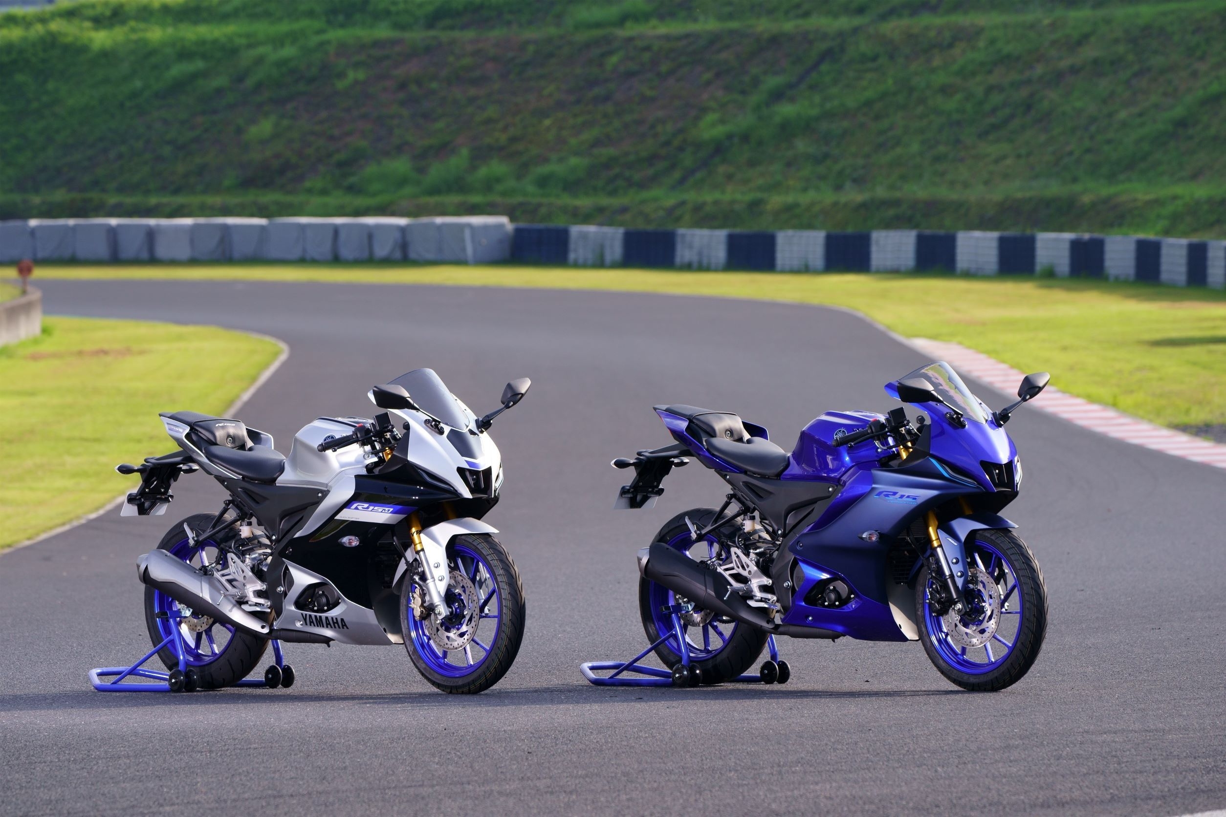 2510x1680 Yamaha R15 V 2021 Yamaha R15M, Desktop