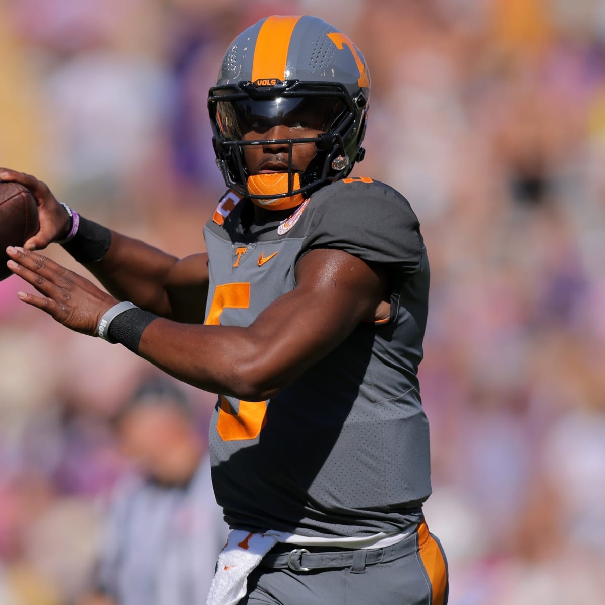 1200x1200 Tennessee Quarterback Hendon Hooker Makes Ridiculous Touchdown Throw Spun: What's Trending In The Sports World Today, Phone