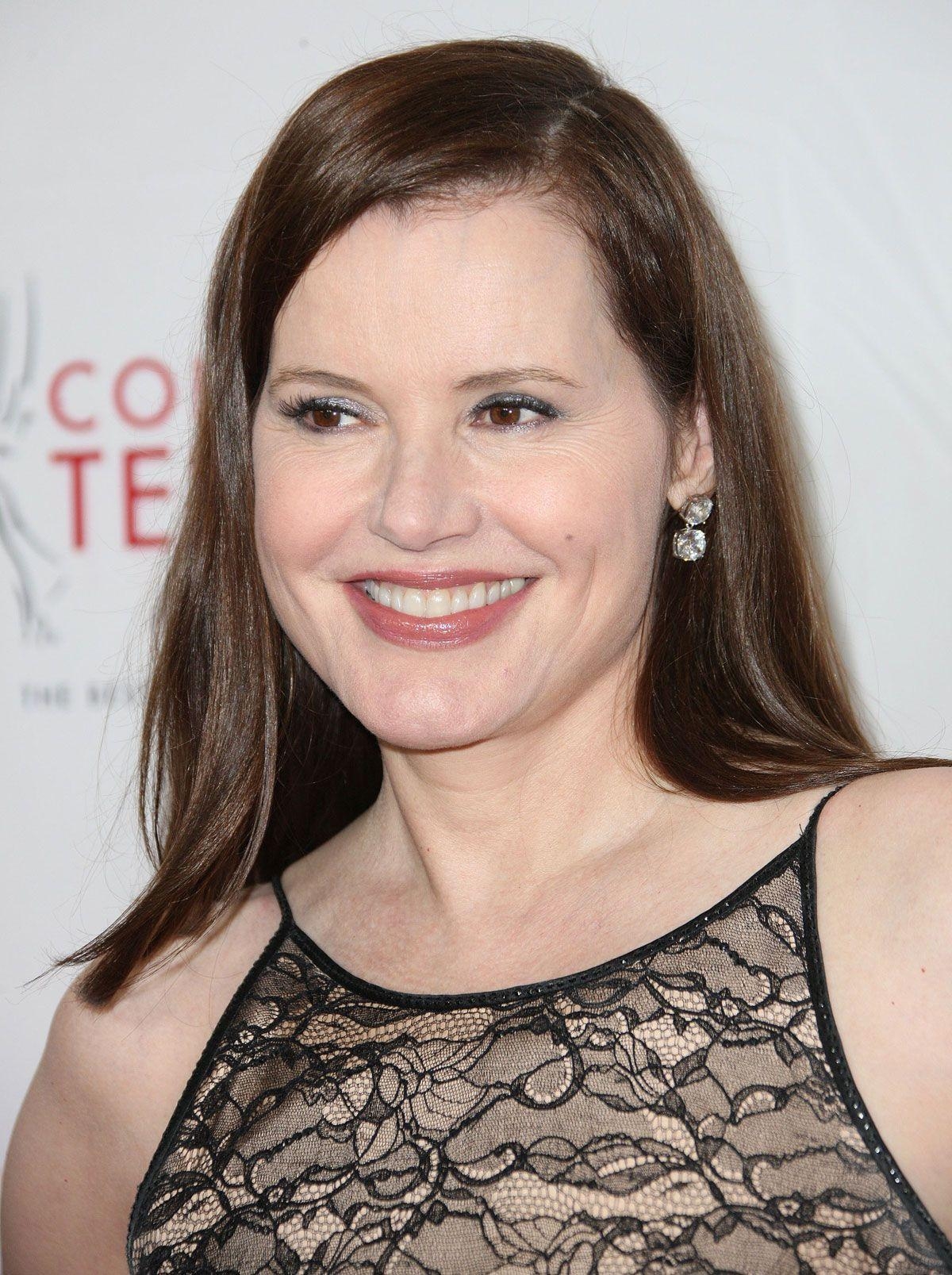 1200x1610 GEENA DAVIS at 33rd Annual College Television Awards in Hollywood, Phone