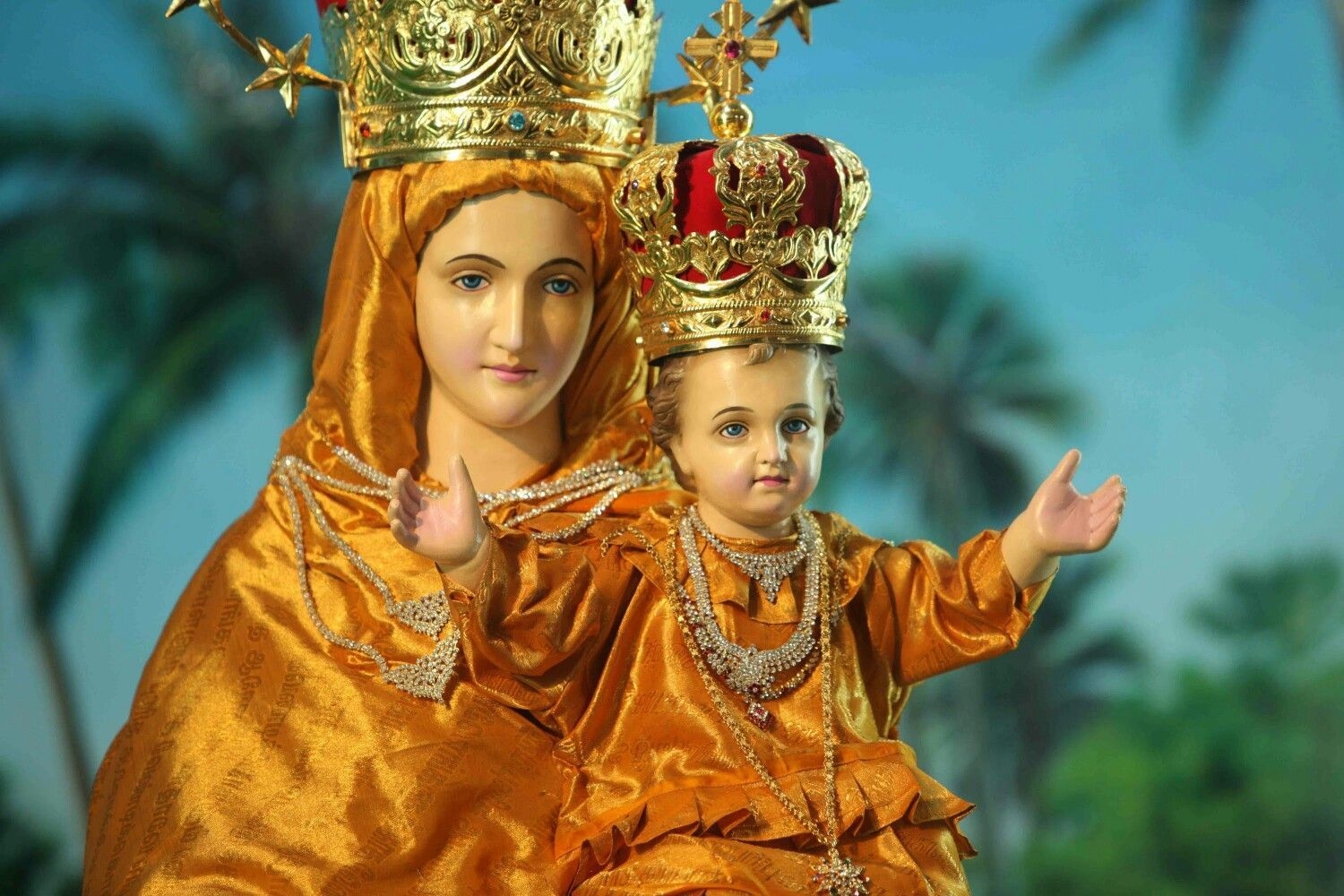 1500x1000 Mother Mary, Velankanni. Mother mary image, Mother mary wallpaper, Mother and child painting, Desktop