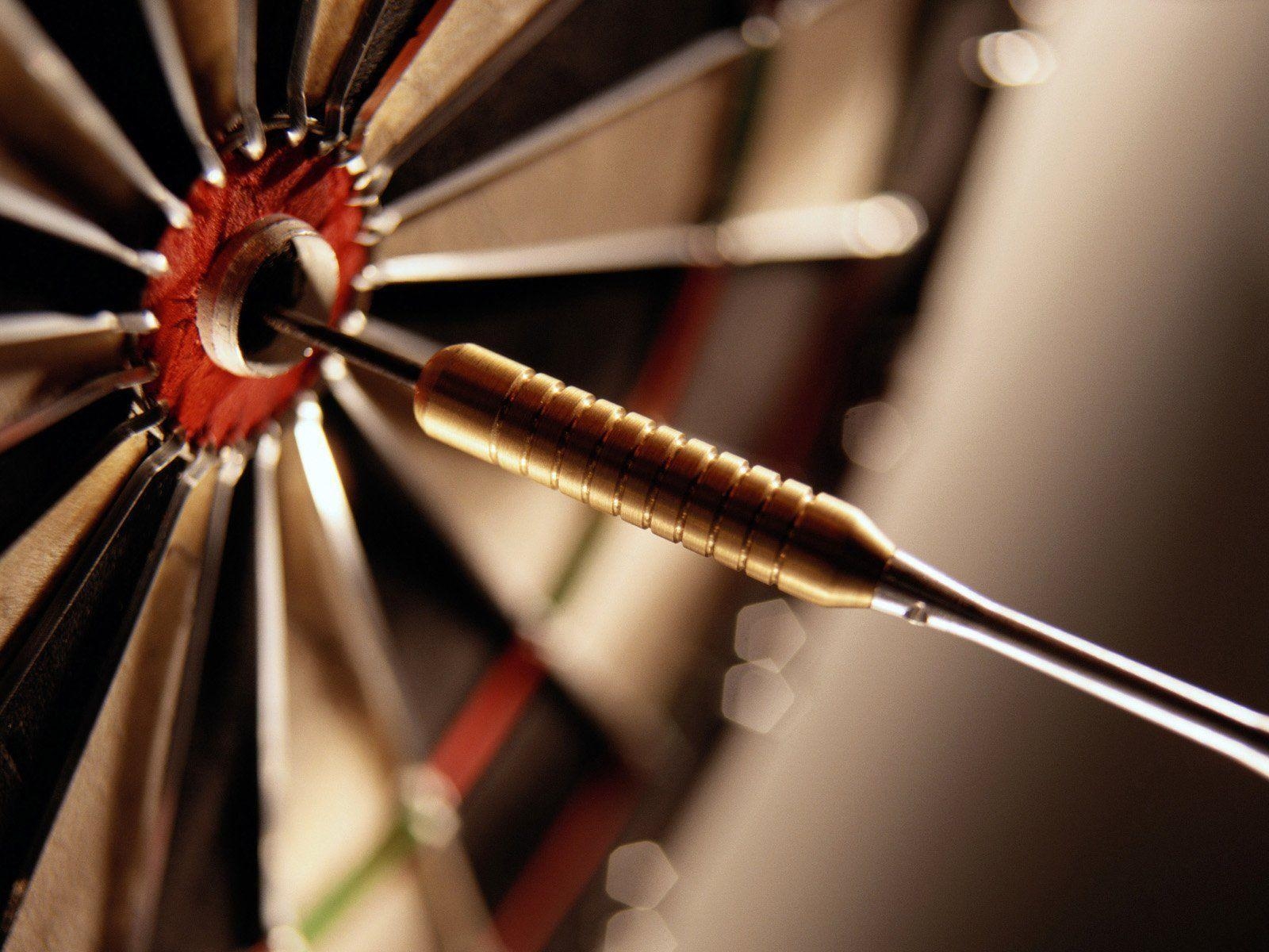 1600x1200 Darts HD Wallpaper, Desktop