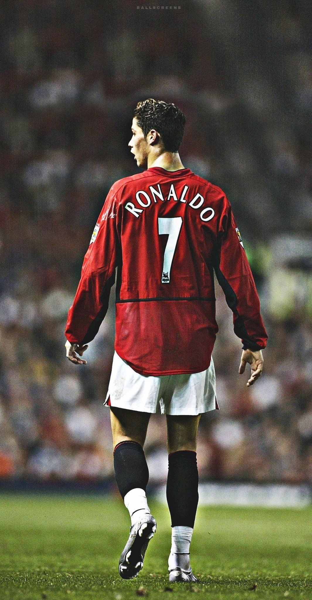 1070x2050 Cristiano Ronaldo Manchester United Wallpaper, Phone