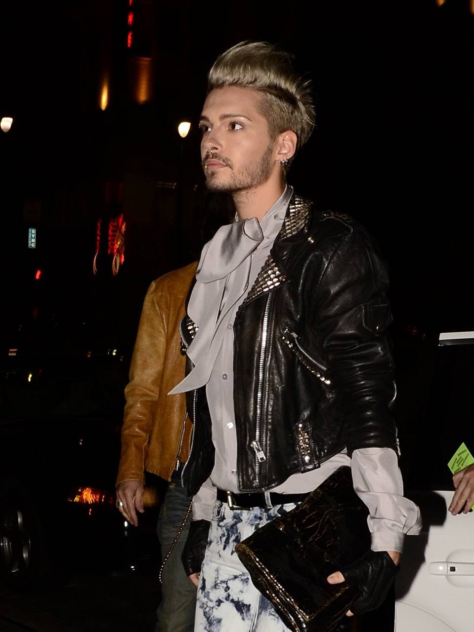 960x1280 Bill Kaulitz wallpaper, Phone