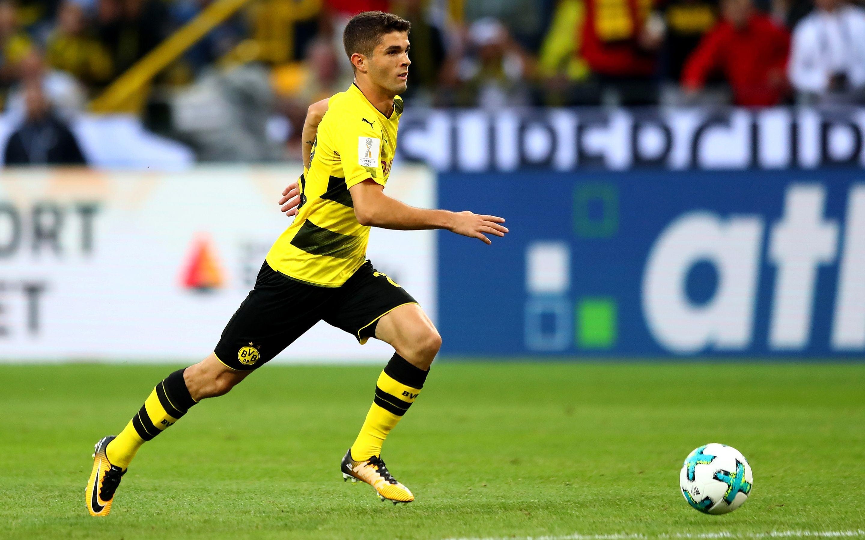 2880x1800 Download wallpaper Christian Pulisic, Borussia Dortmund, soccer, Desktop