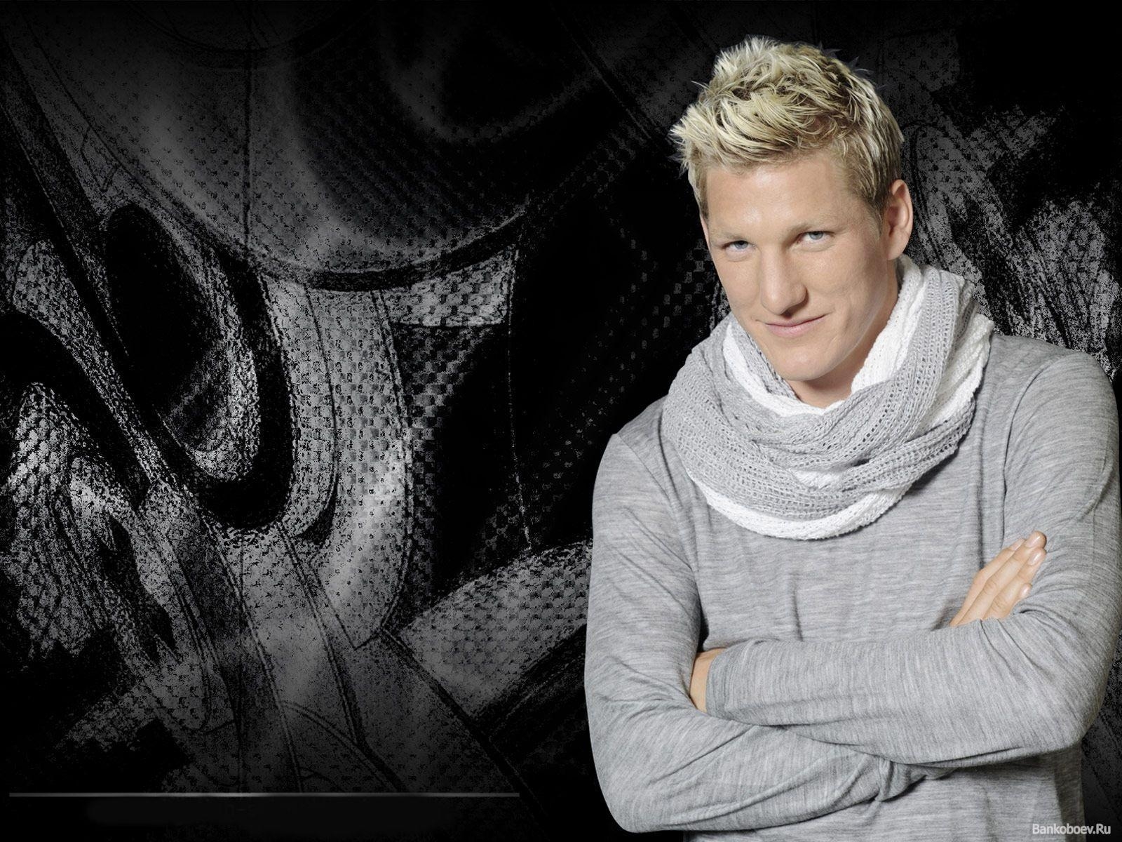 1600x1200 Bastian Schweinsteiger New Nice HD Wallpaper 2013, Desktop