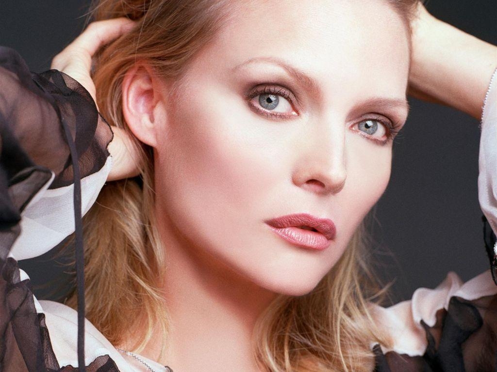 1030x770 Michelle Pfeiffer Wallpaper, Desktop