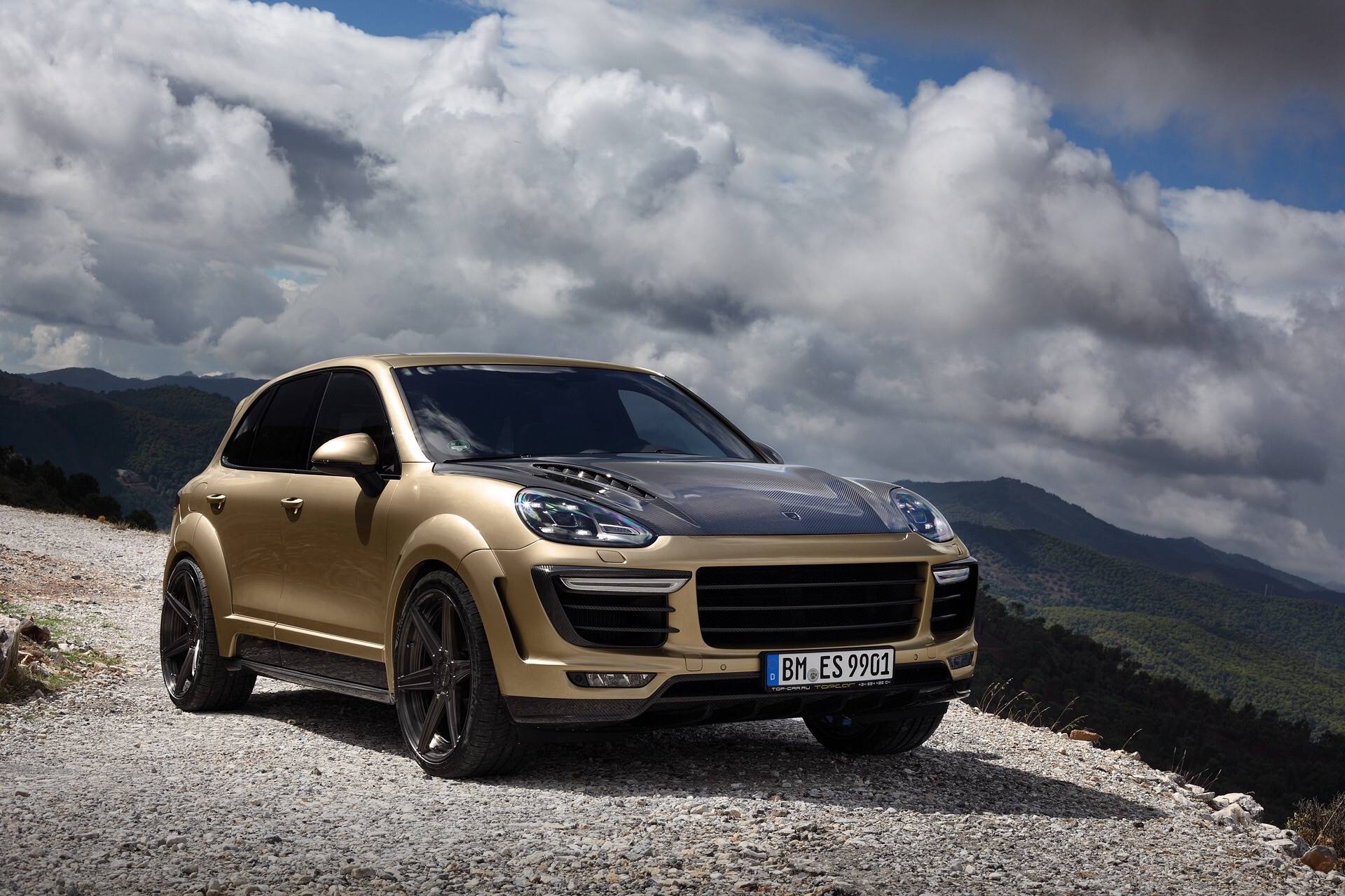 1920x1280 Porsche Cayenne HD Wallpaper: Subtle Giant, Desktop