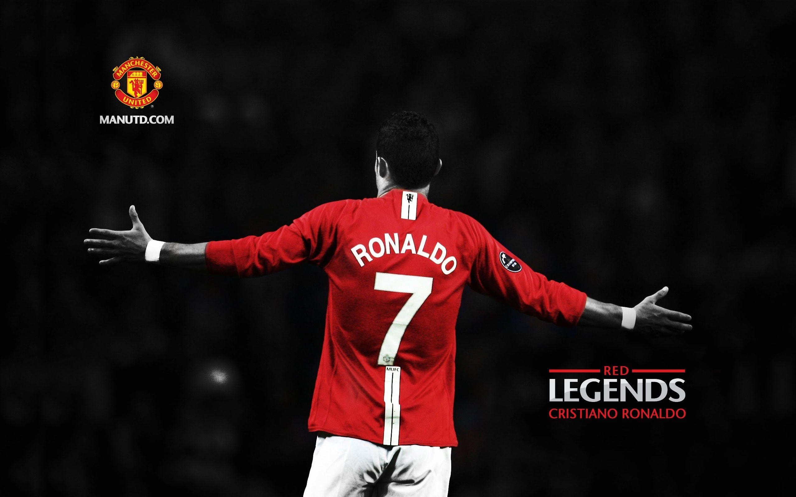 2560x1600 Cristiano Ronaldo United Skills, Dribbling, Desktop