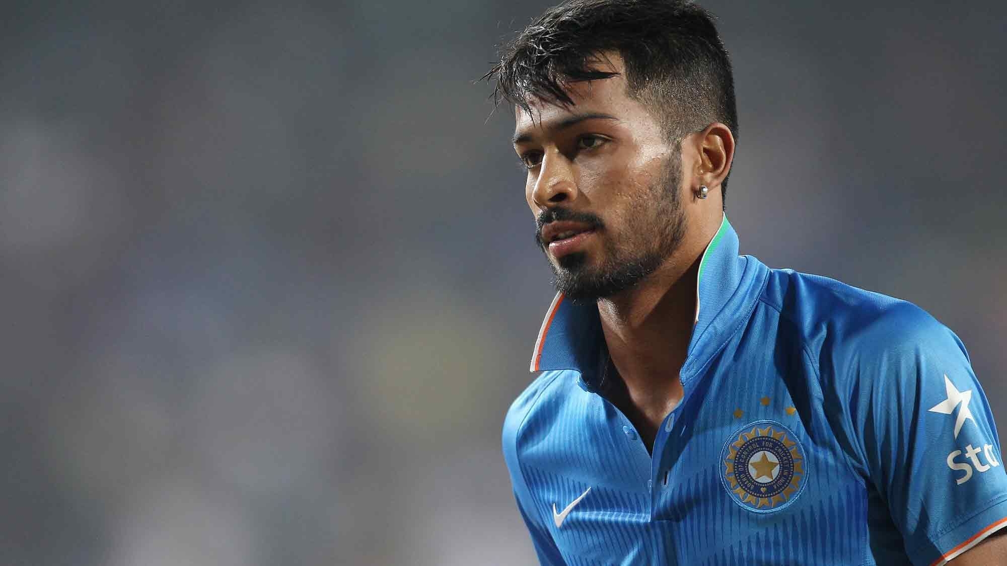 2000x1130 Hardik Pandya Latest HD Photo And Wallpaper, Desktop