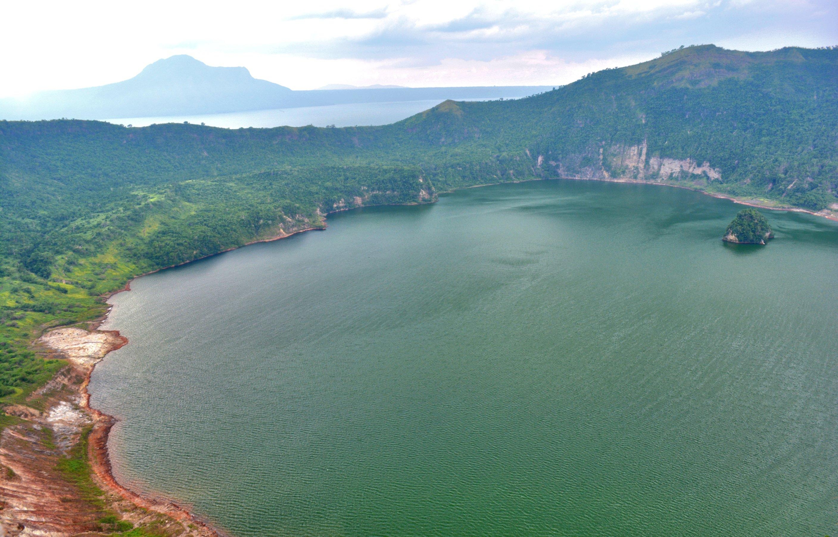 2820x1810 Taal Volcano in the Philippines: Danger, beauty - and golf!. CNN, Desktop