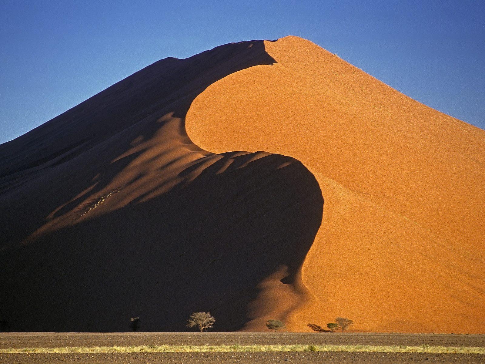 1600x1200 Nature Wallpaper Free Dune Sossusvlei National Park, Desktop