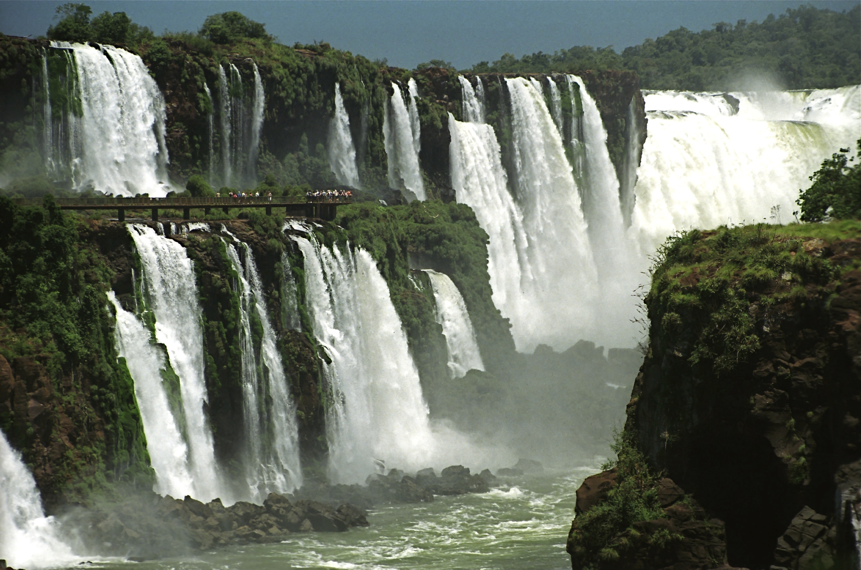 2800x1850 px 1351.22 KB Iguazu Falls, Desktop