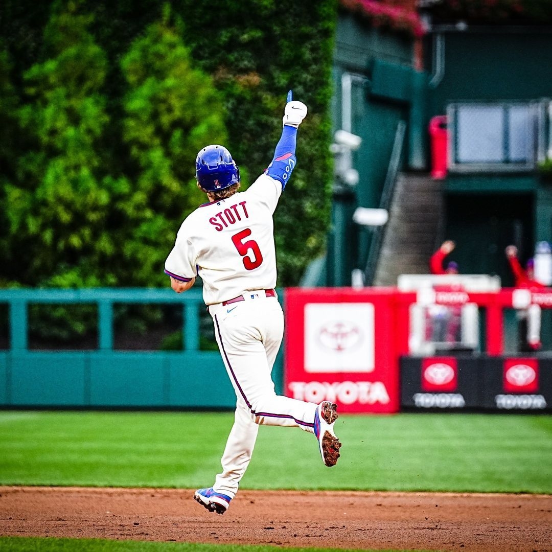 1080x1080 Philadelphia Phillies: Stay hot, Bryson, Phone