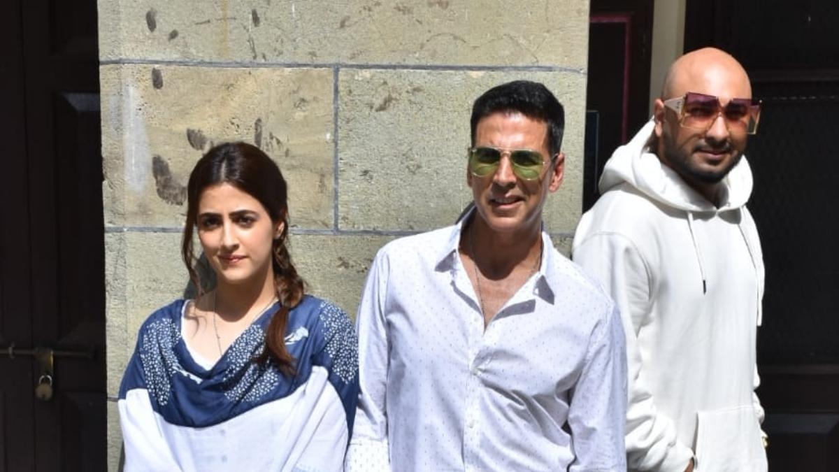 1200x680 Akshay Kumar shoots for Teri Mitti singer B Praak's music, Desktop