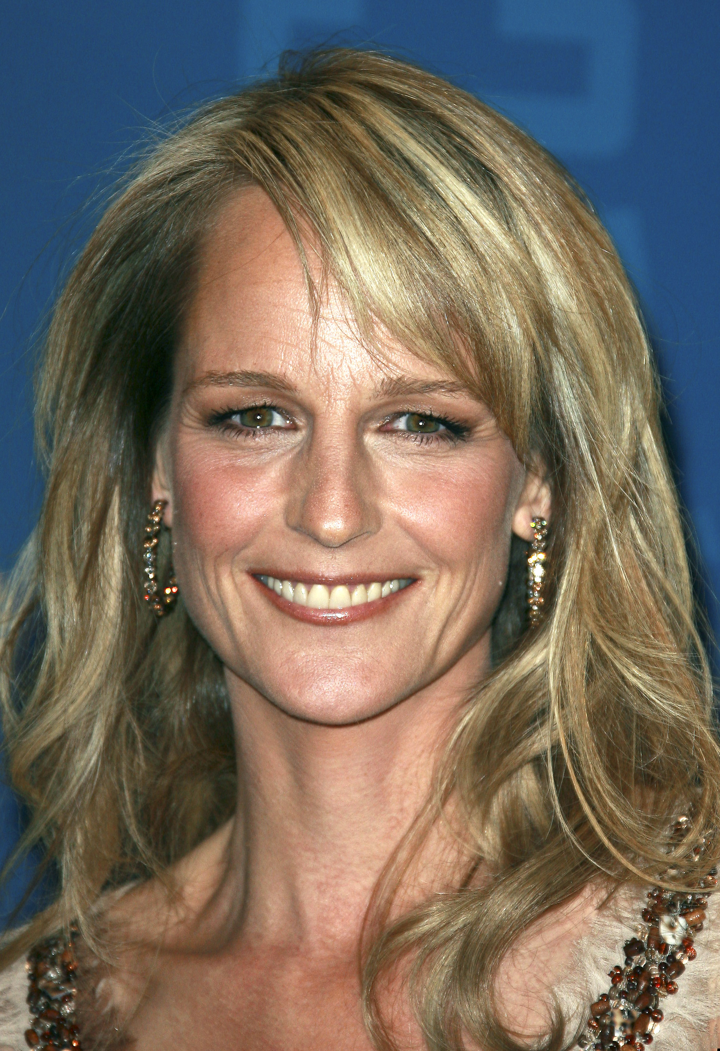 2400x3500 Helen Hunt Wallpaper Pack Download, Phone