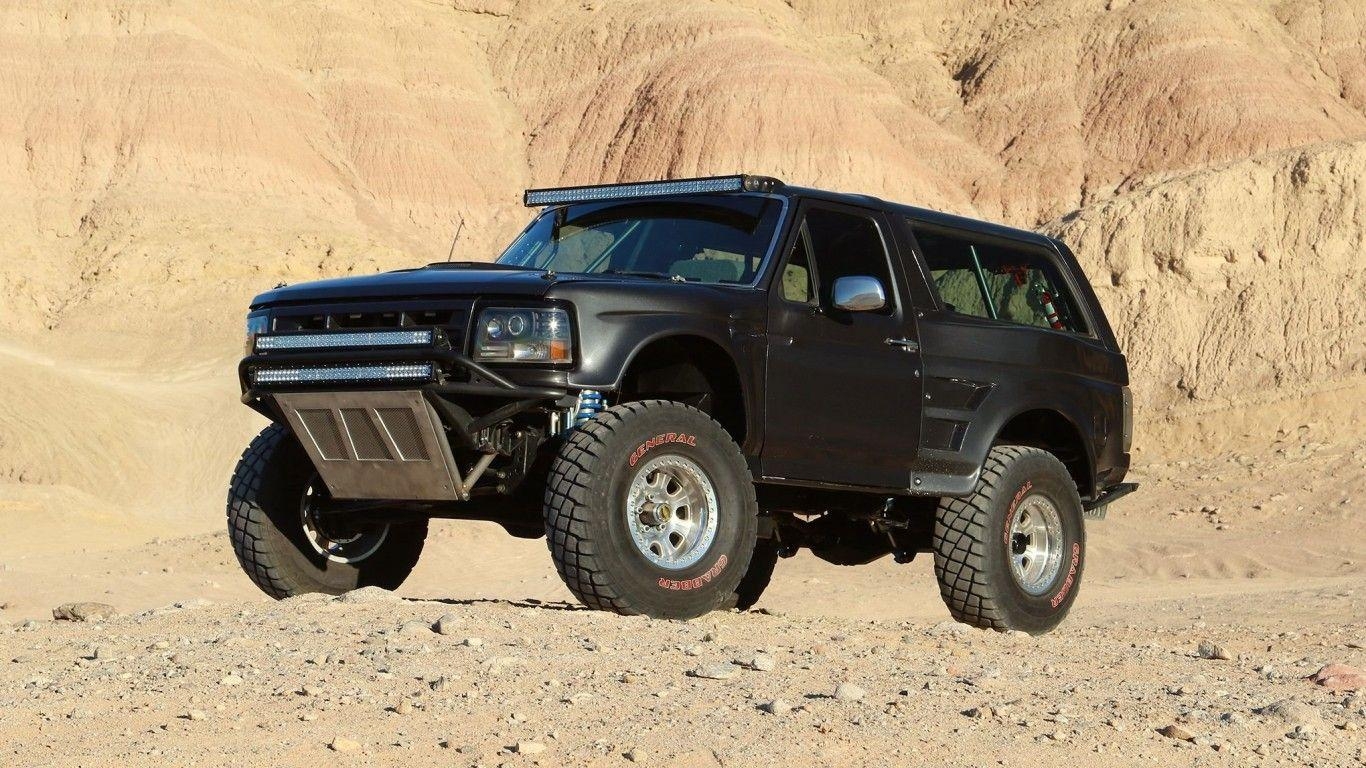 1370x770 Download  1992 Ford Bronco, 4x Suv, Cars Wallpaper, Desktop